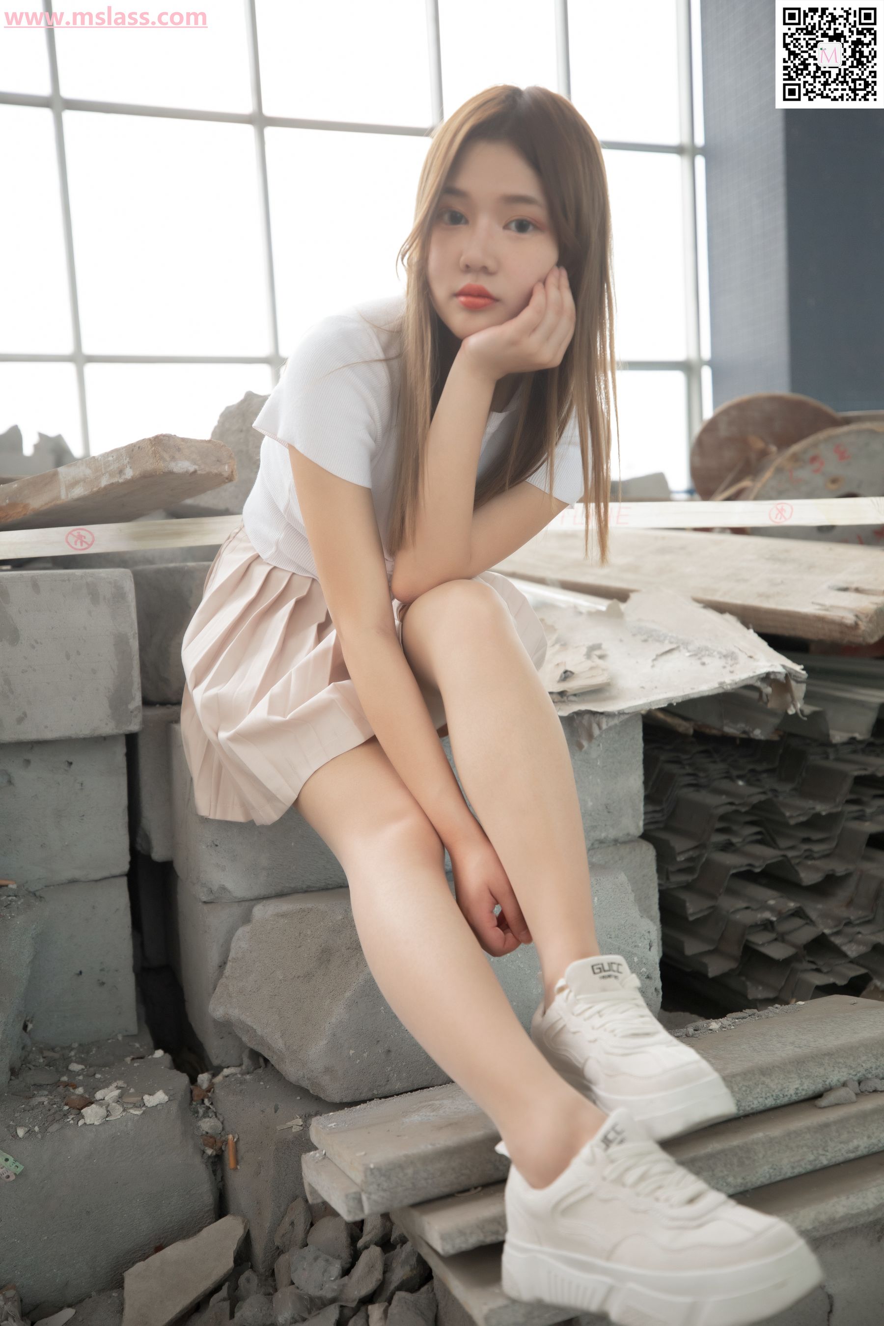 除夕 废墟的小白鞋-图22