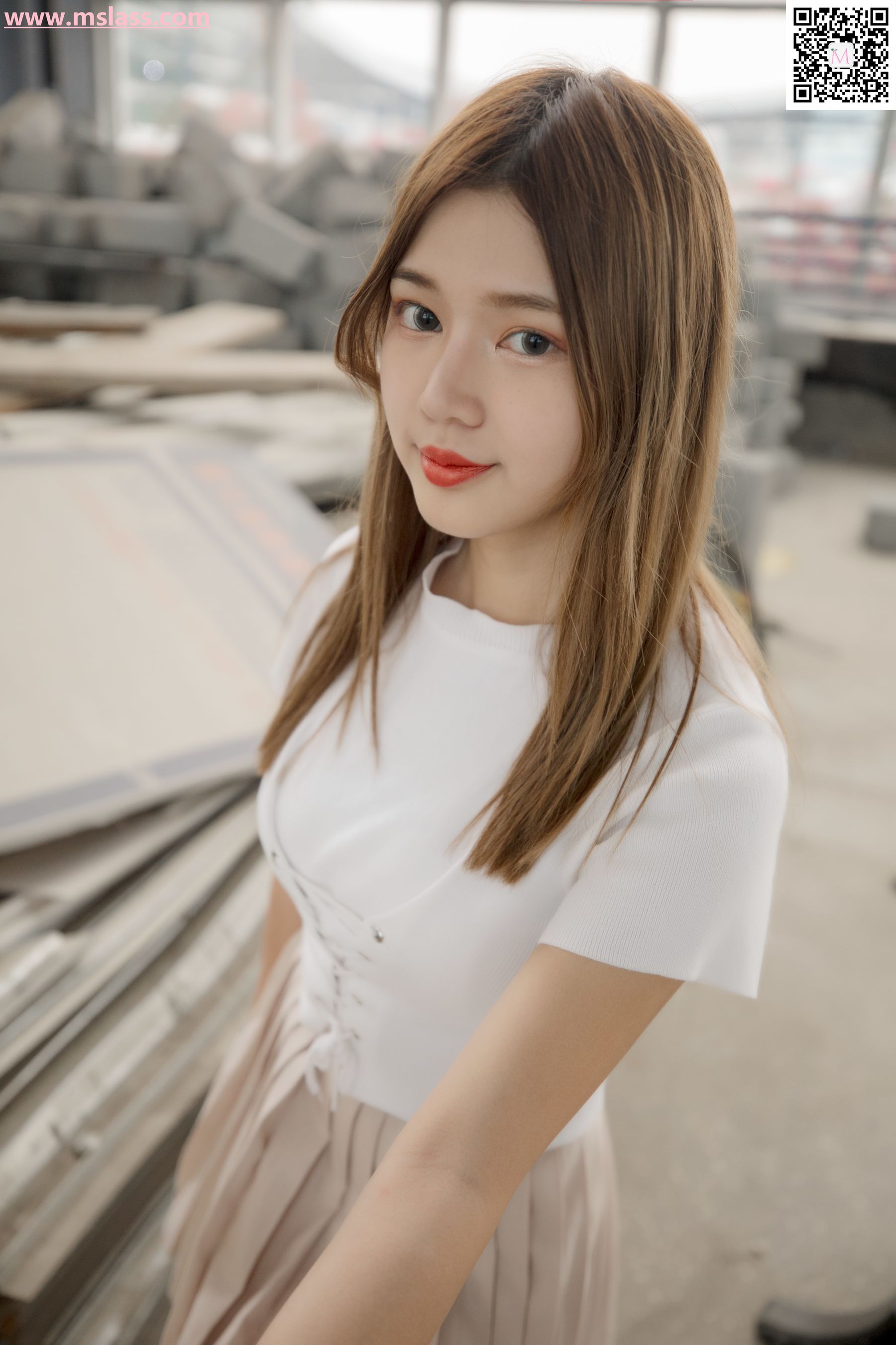 除夕 废墟的小白鞋-图2