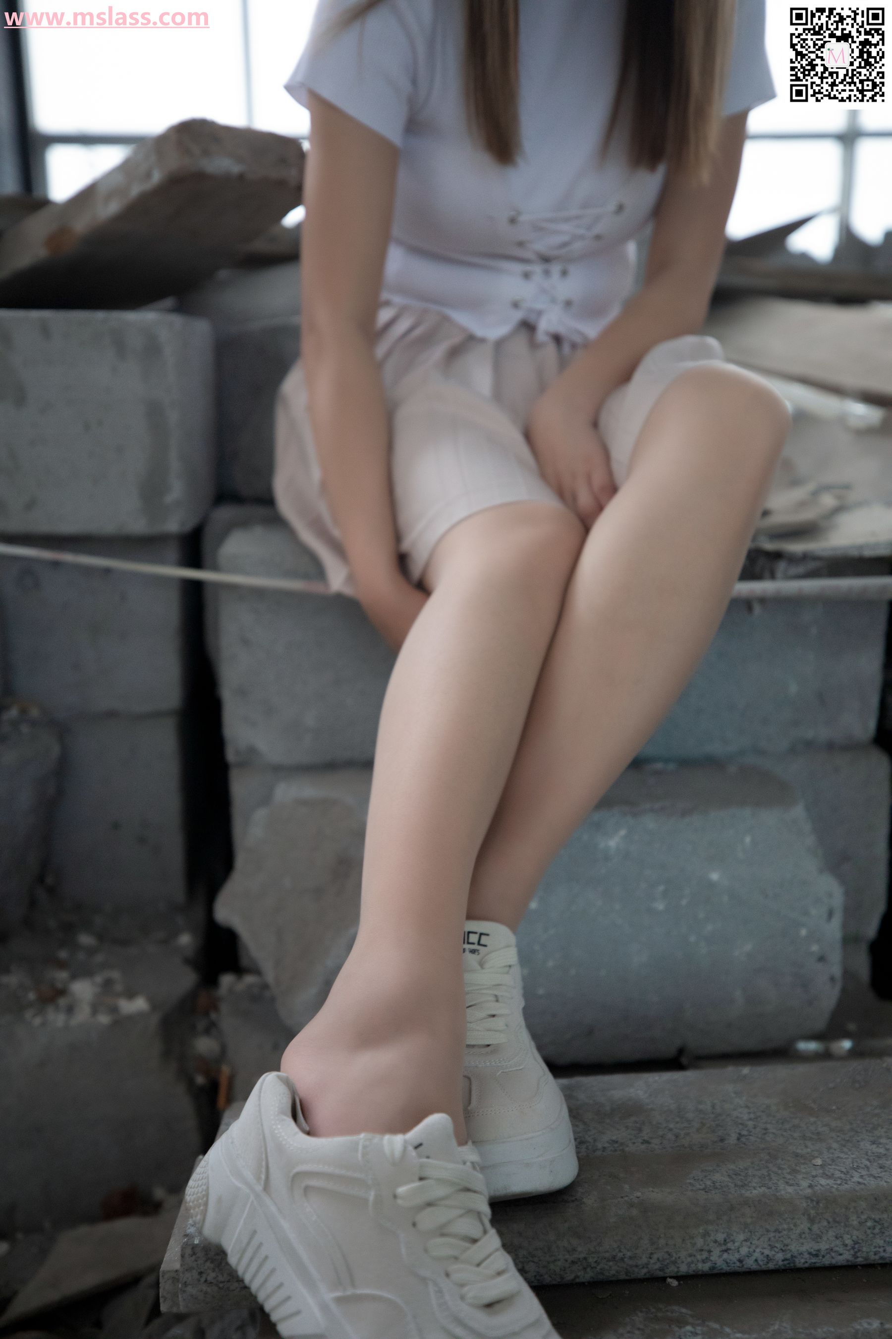 除夕 废墟的小白鞋-图39