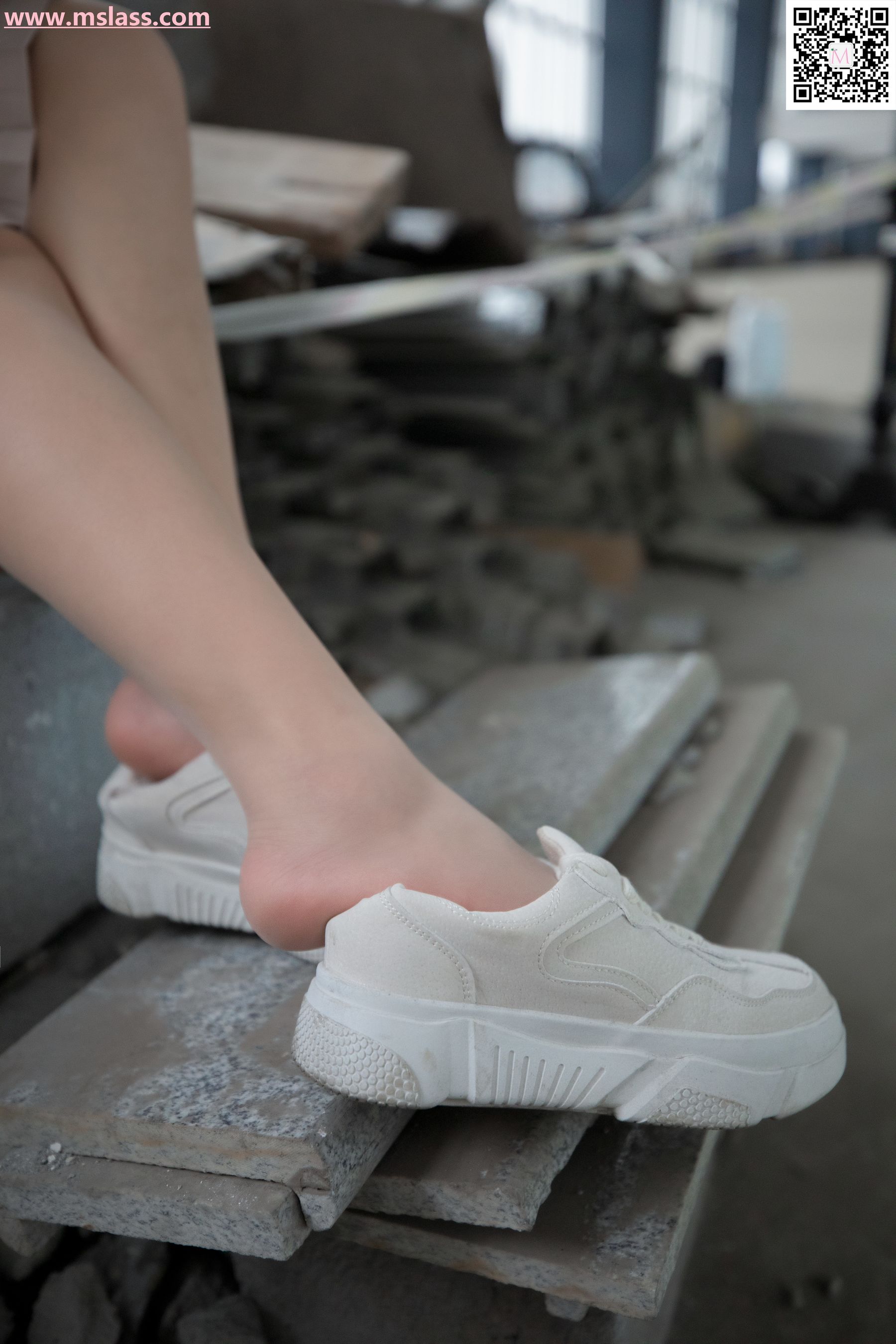 除夕 废墟的小白鞋-图40