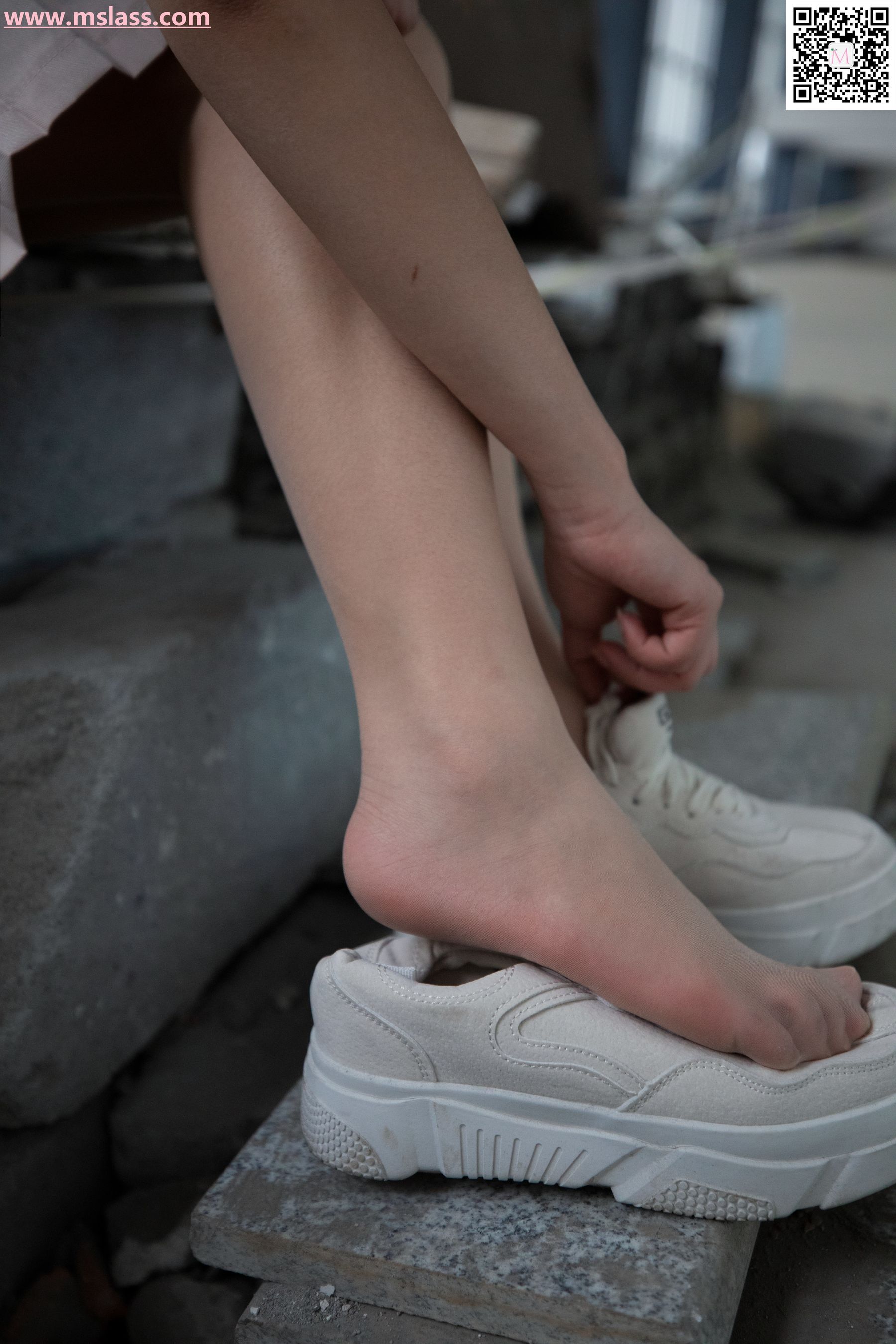 除夕 废墟的小白鞋-图48