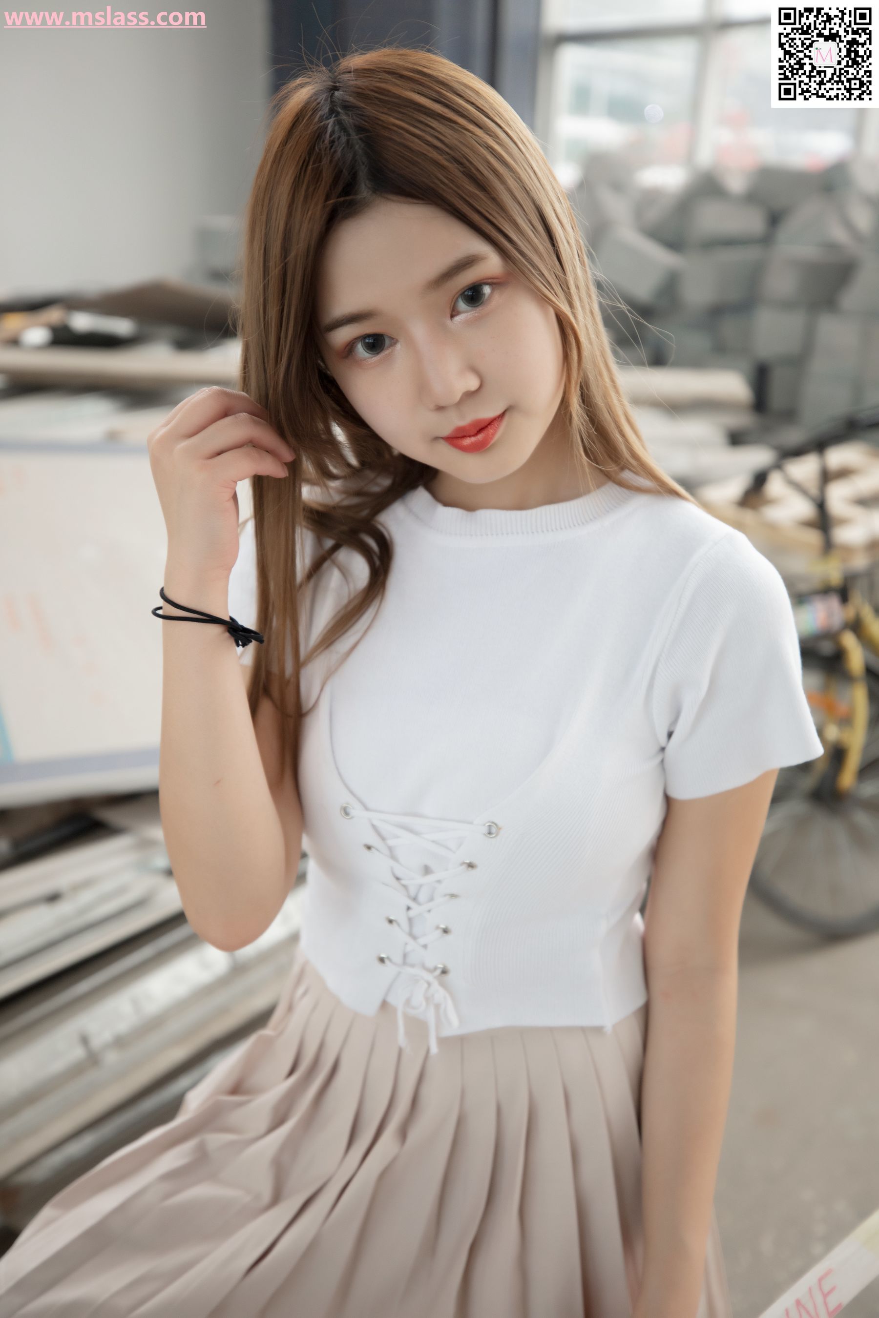 除夕 废墟的小白鞋-图4