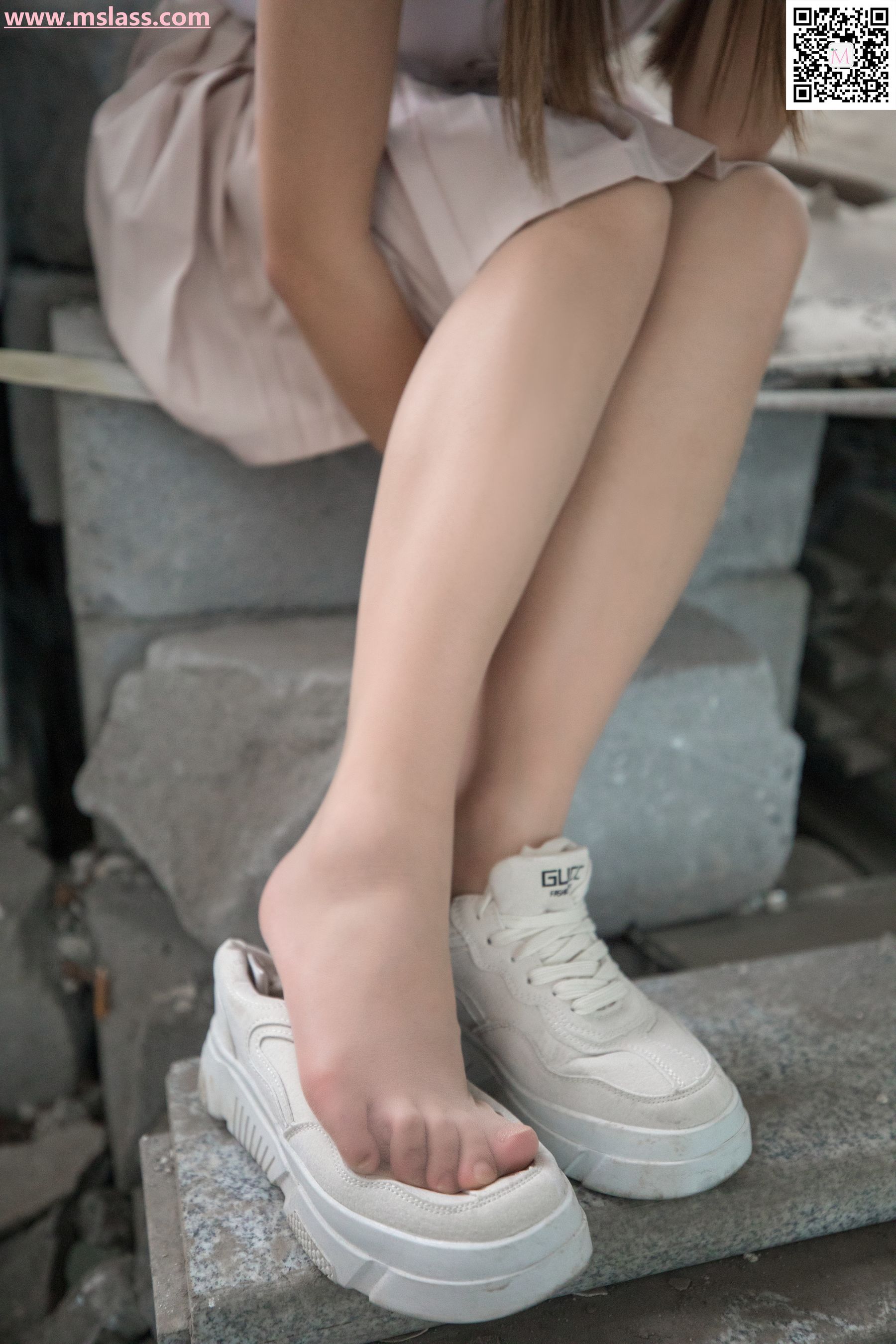 除夕 废墟的小白鞋-图49