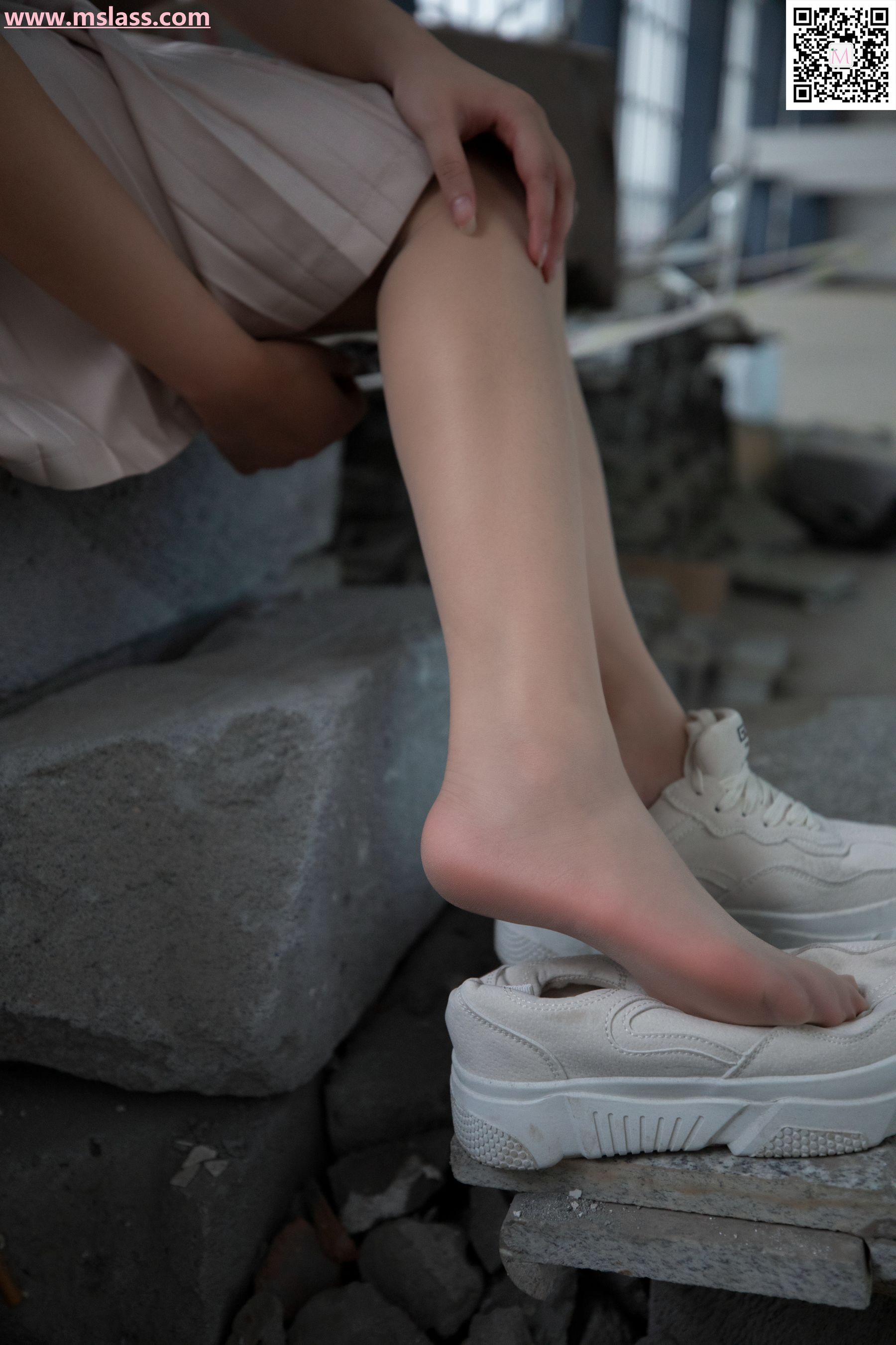 除夕 废墟的小白鞋-图50