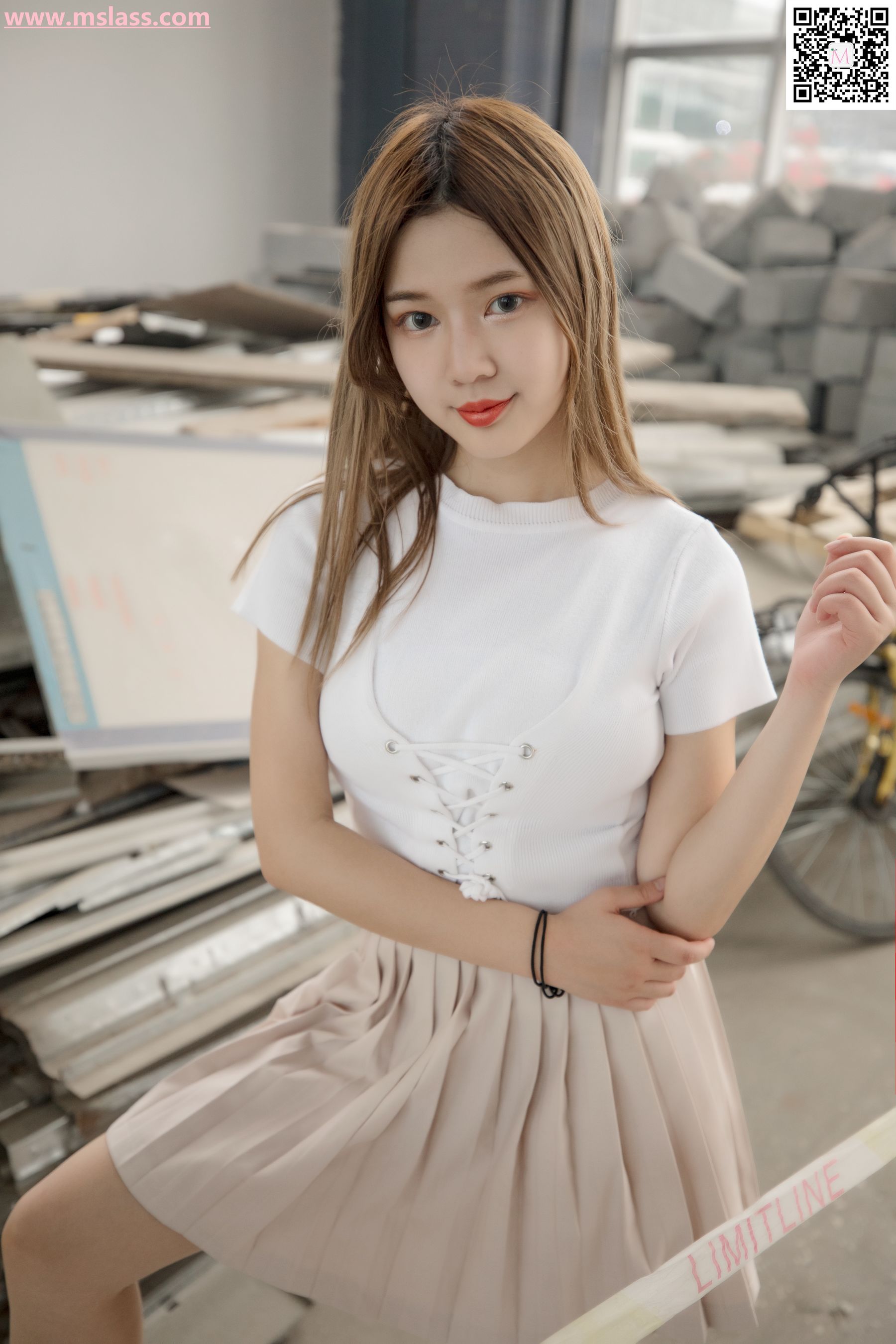 除夕 废墟的小白鞋-图5