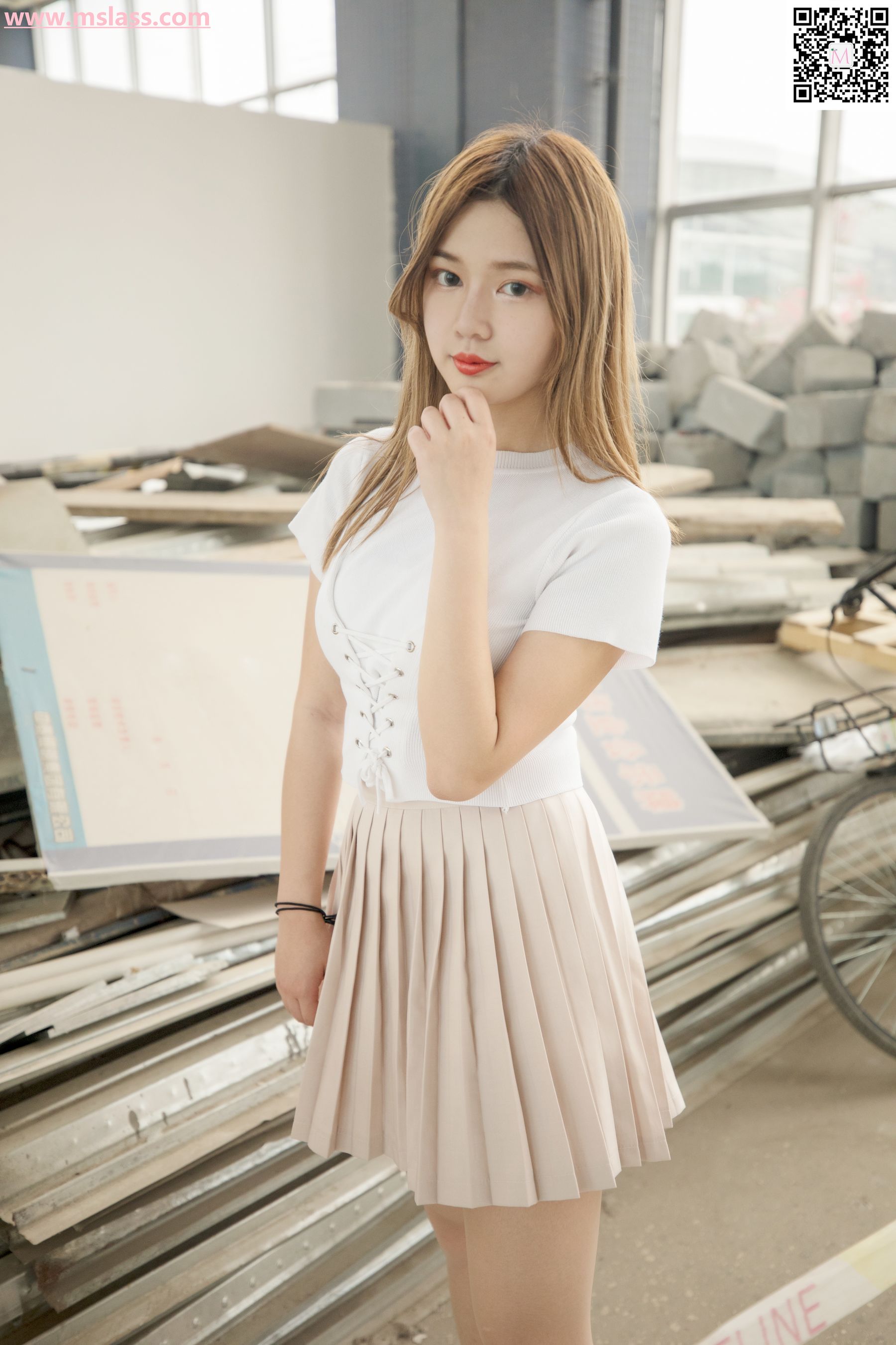 除夕 废墟的小白鞋-图6