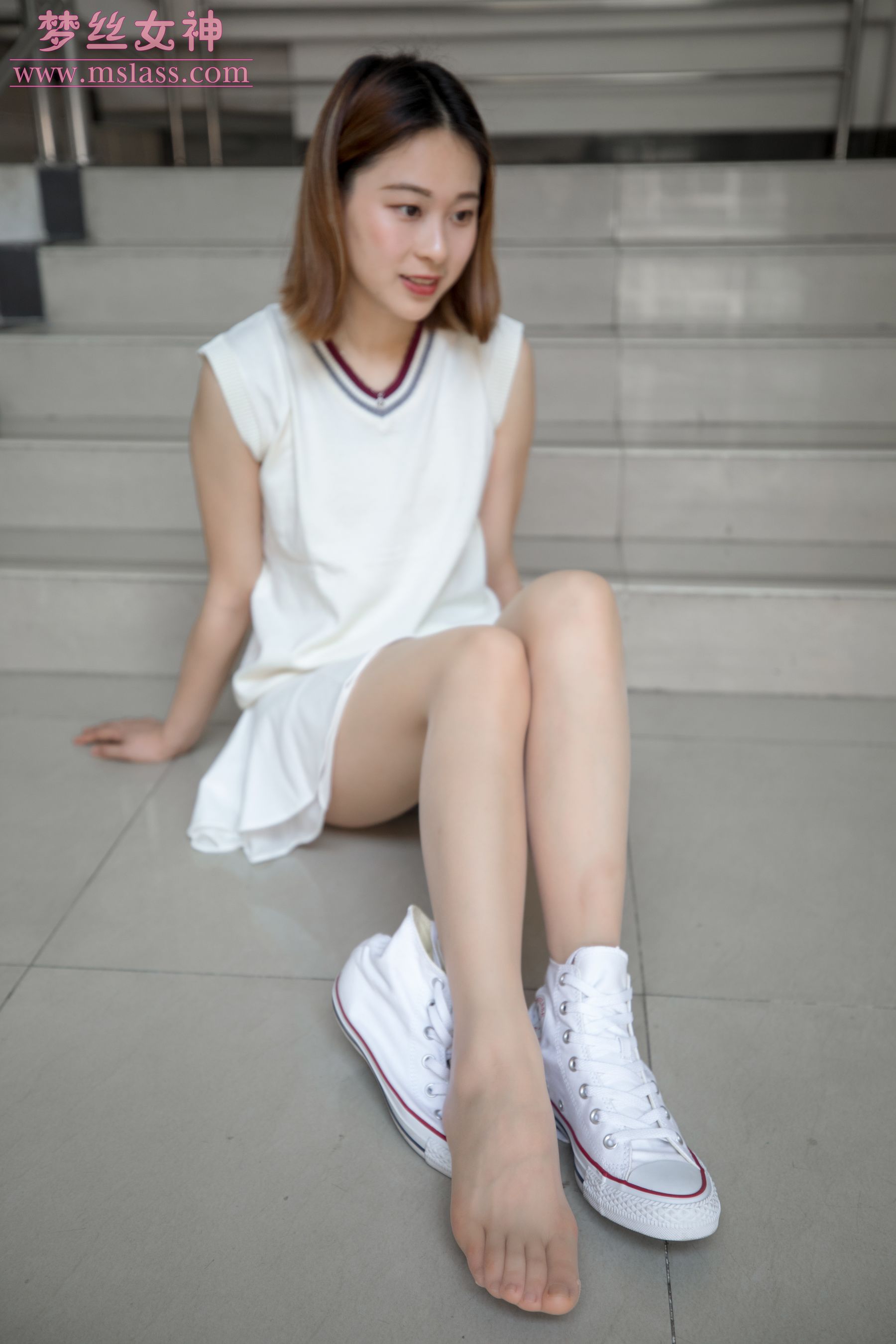 雯雯 学楼丝袜美腿-图15