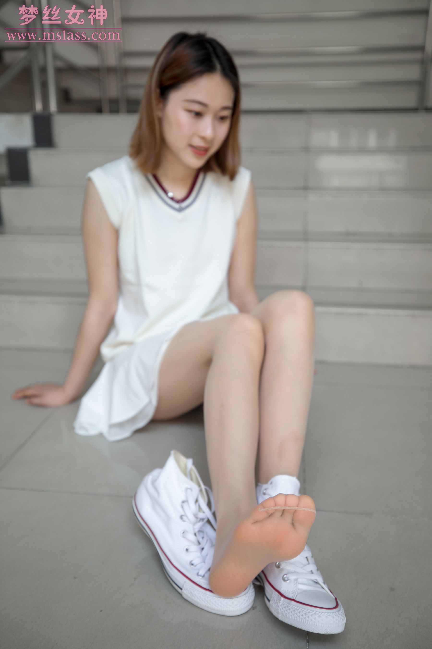 雯雯 学楼丝袜美腿-图16