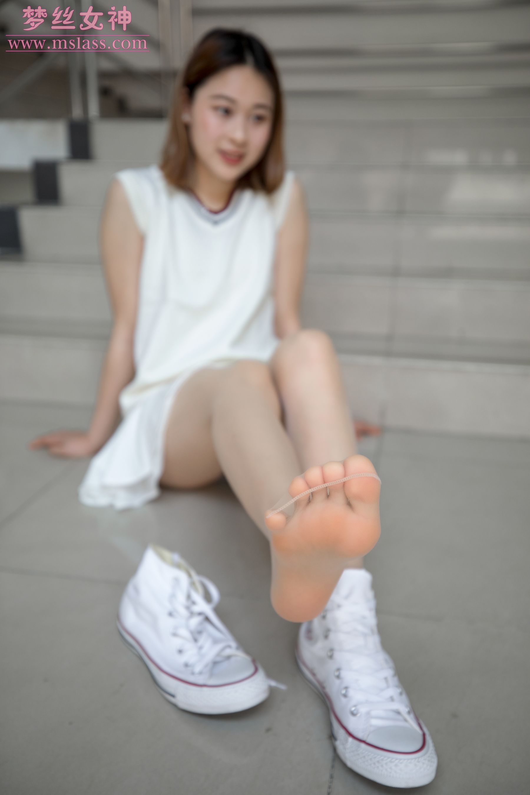 雯雯 学楼丝袜美腿-图19