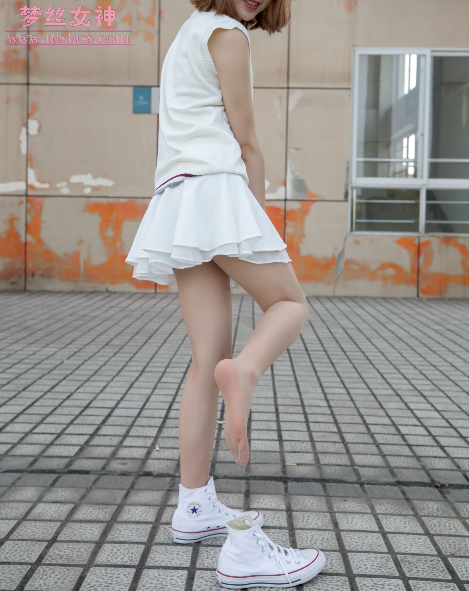 雯雯 学楼丝袜美腿-图34