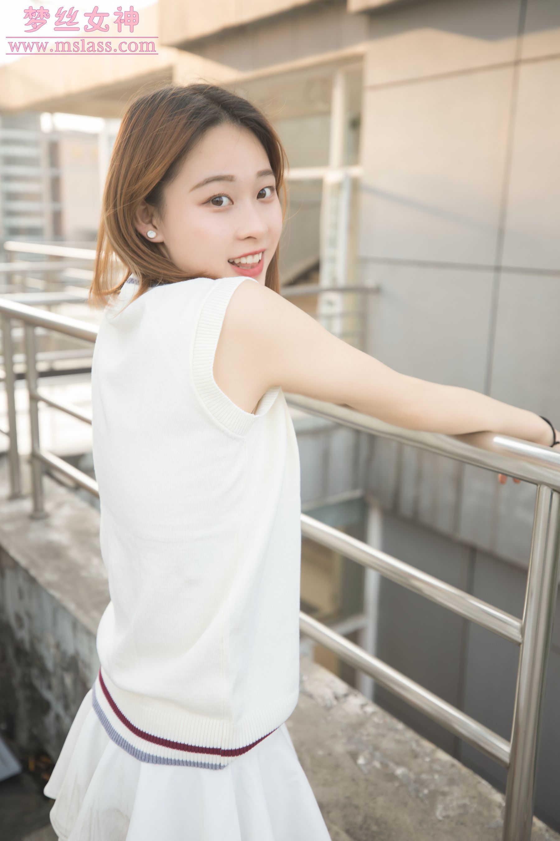 雯雯 学楼丝袜美腿-图61