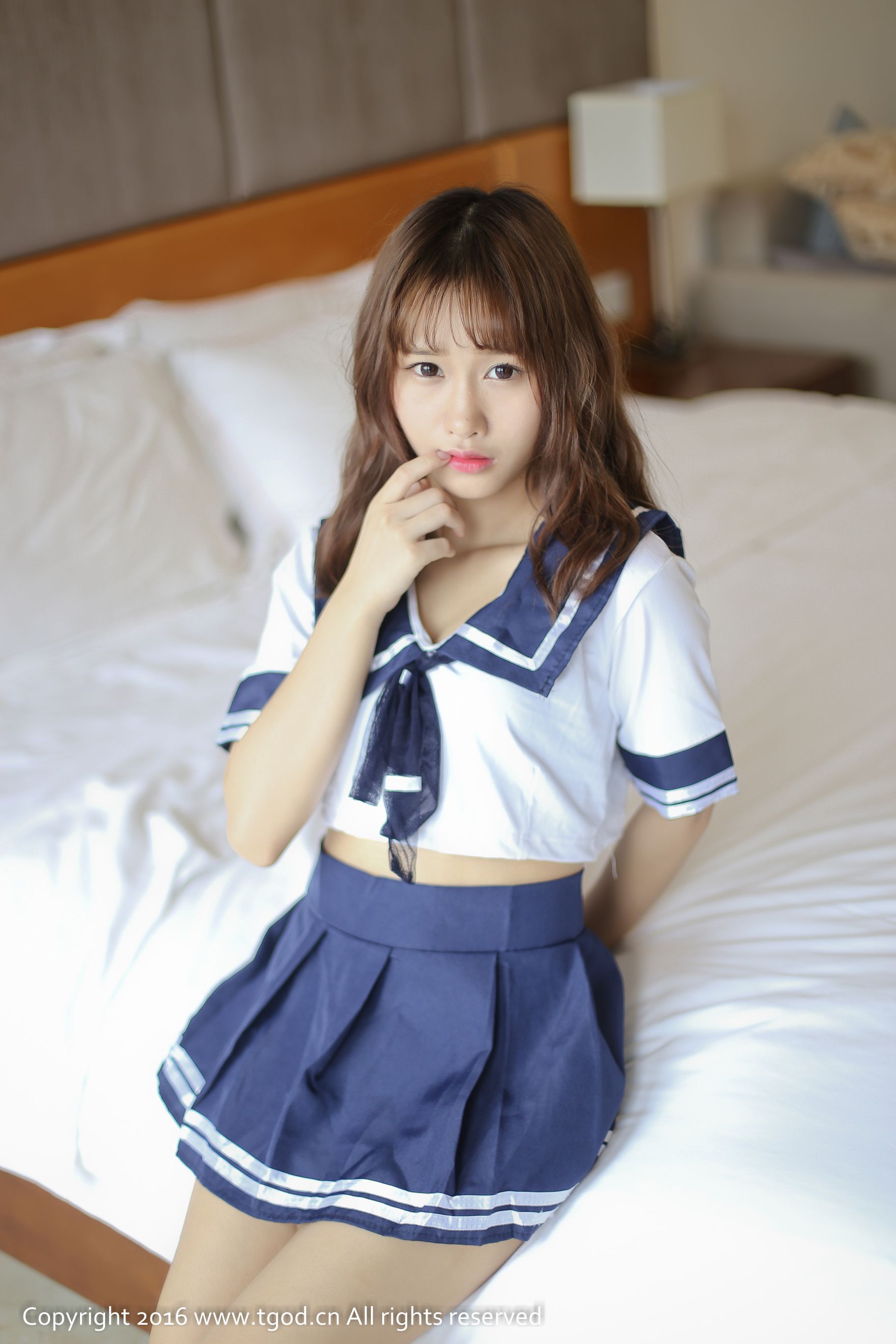itt尼卡《调皮可耐学生范 制服诱惑》-图2
