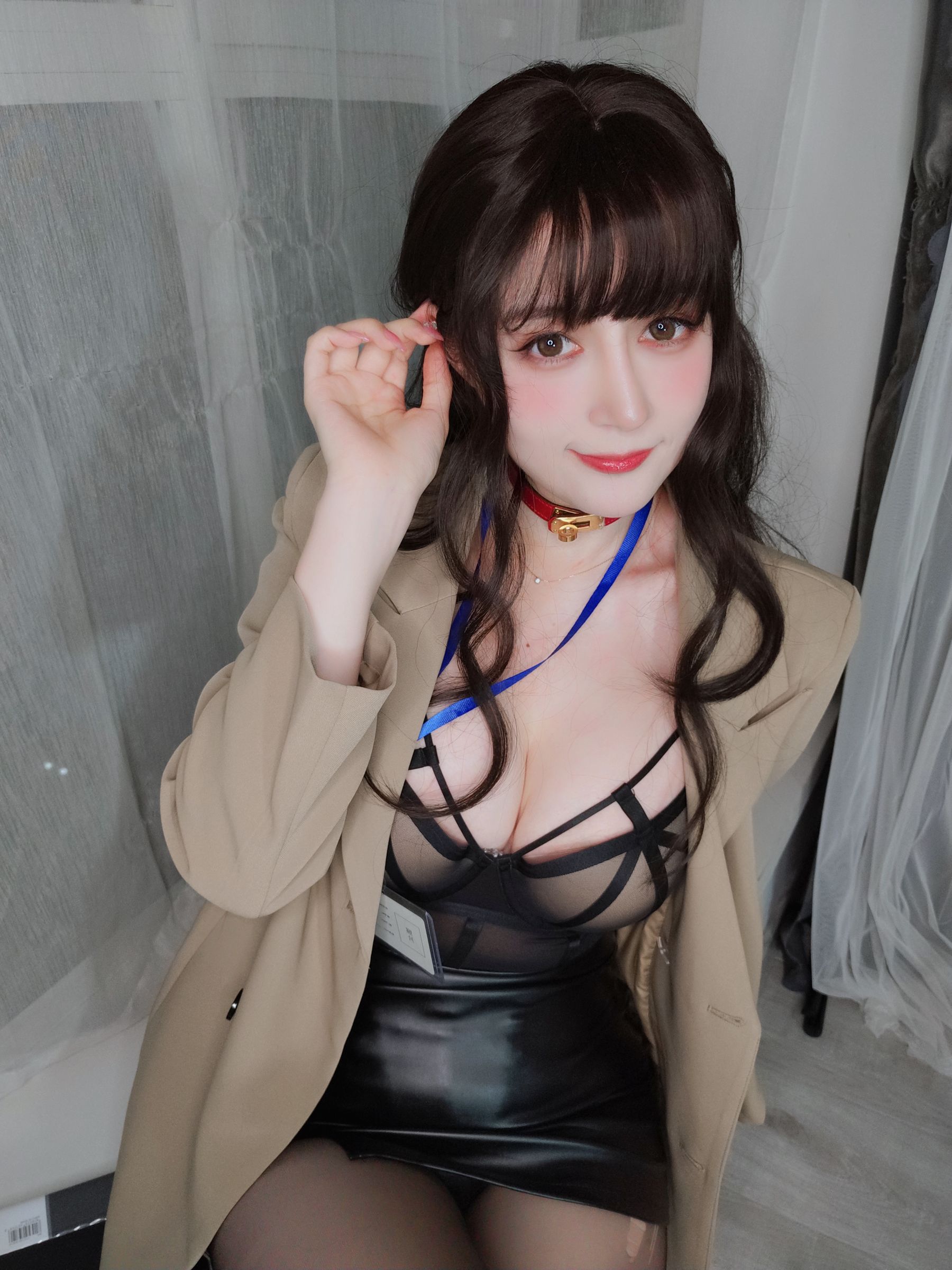 Coser小姐姐白银 - 风衣黑丝OL-图9