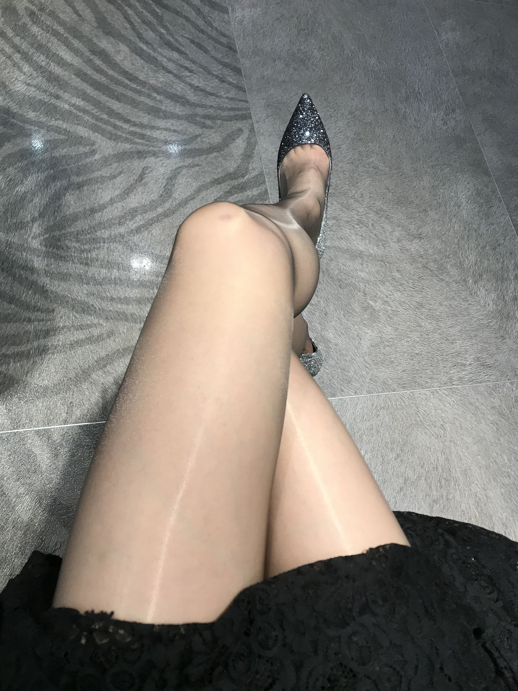 丝足博主麋鹿_Monroe 2020.05.14 名媛黑丝-图0