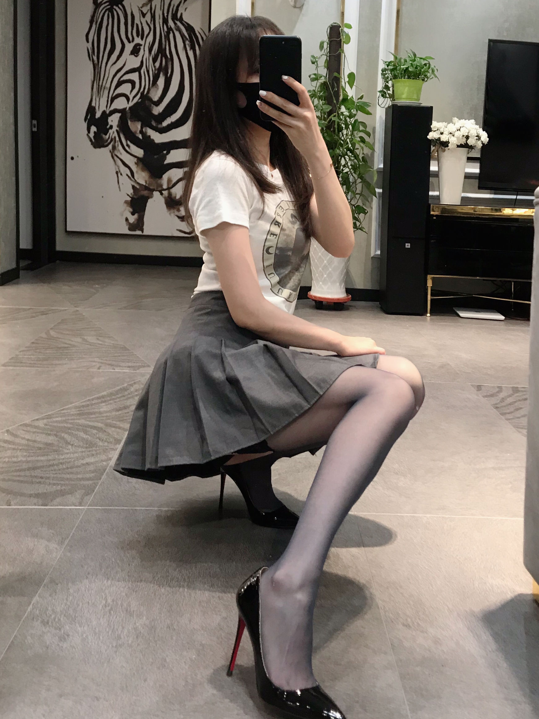 丝足博主麋鹿_Monroe 2020.06.09 黑蕾丝半筒袜-图0