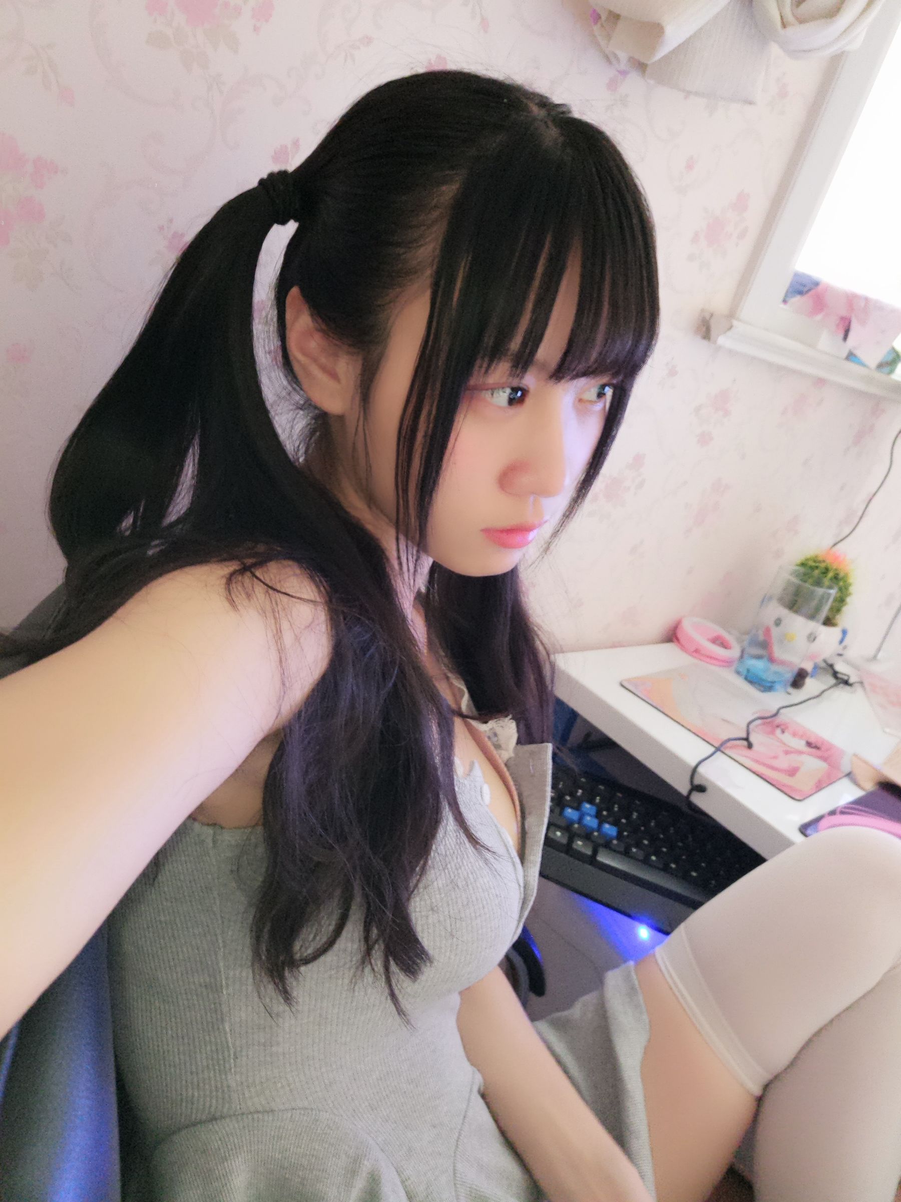 双马尾少女赛高酱作品 - 露脸灰色裙子-图5