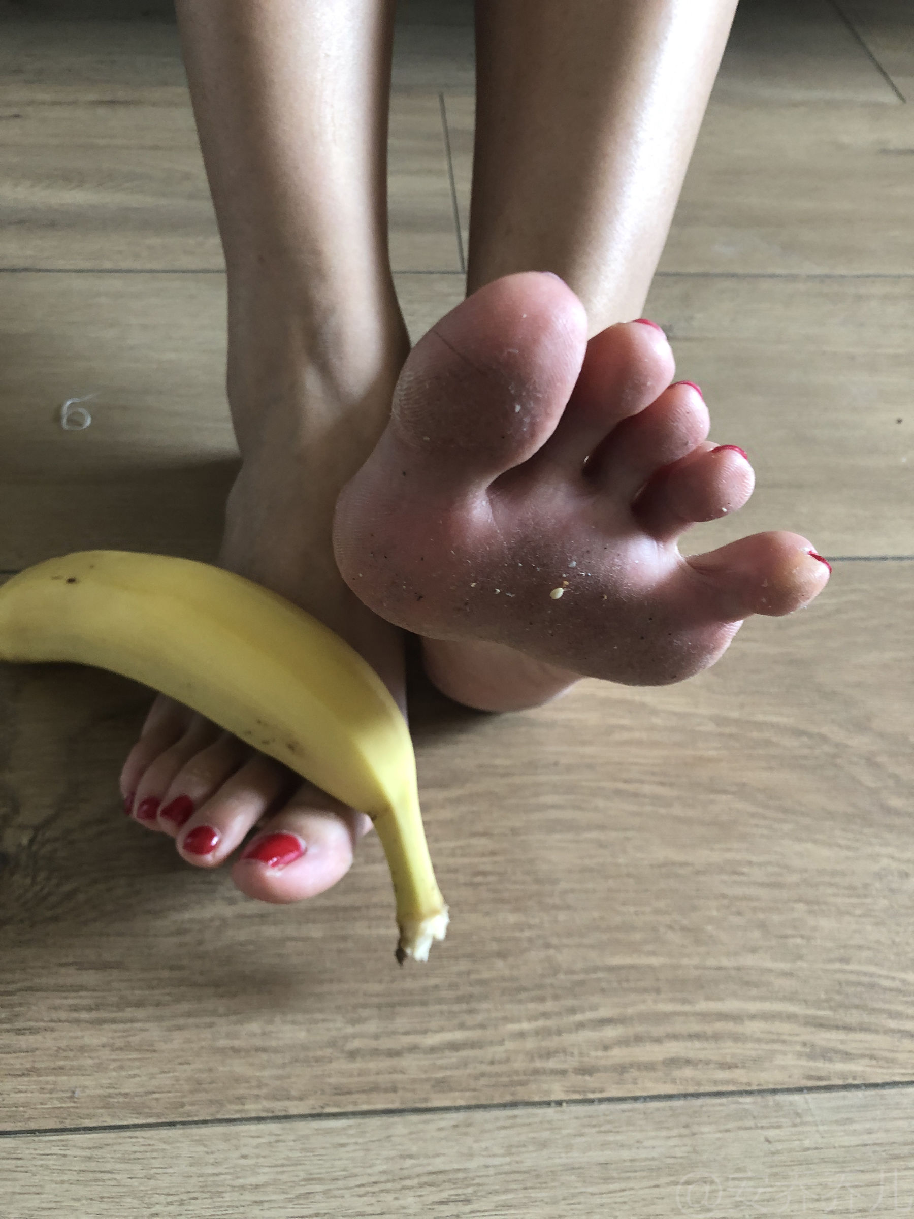 安乔乔儿(Nia乔乔) No.009 踩香蕉-图3