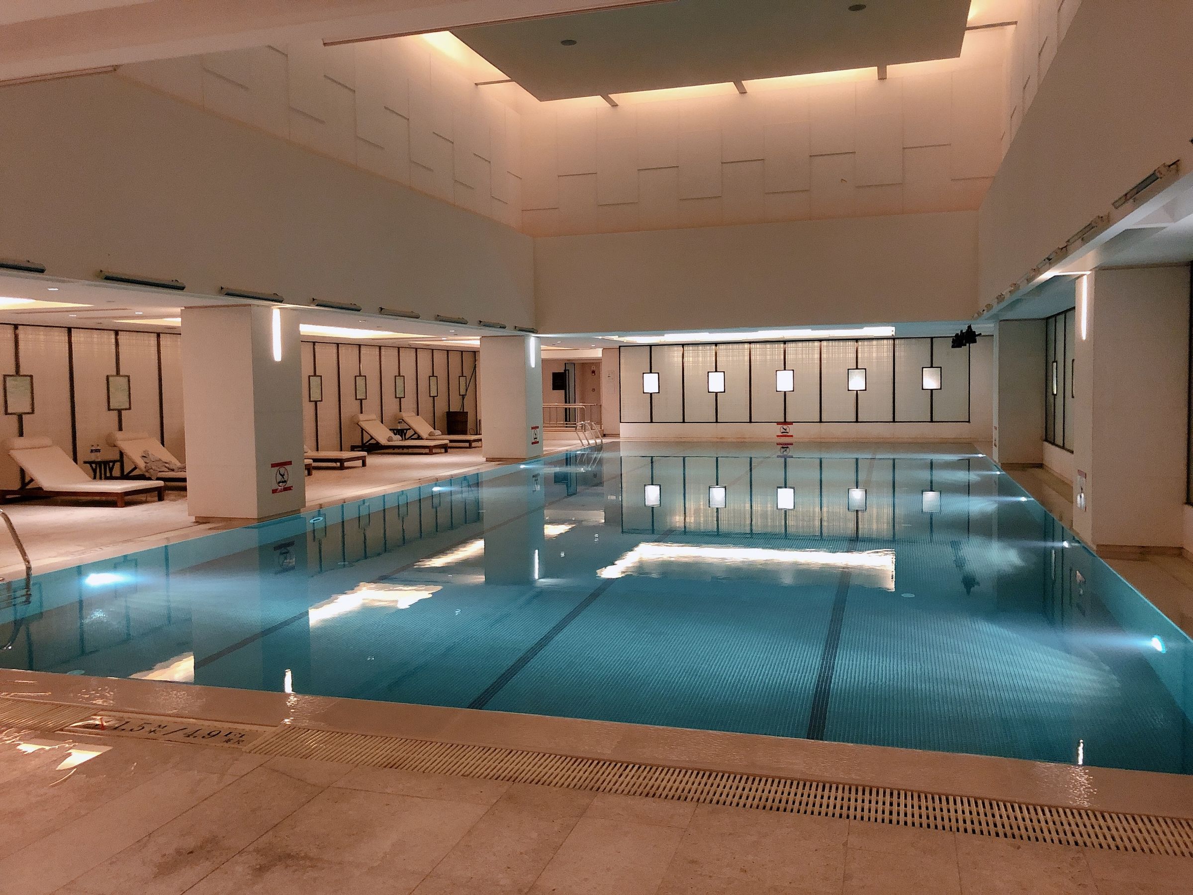 安乔乔儿(Nia乔乔) No.012 泳池裸足-图12