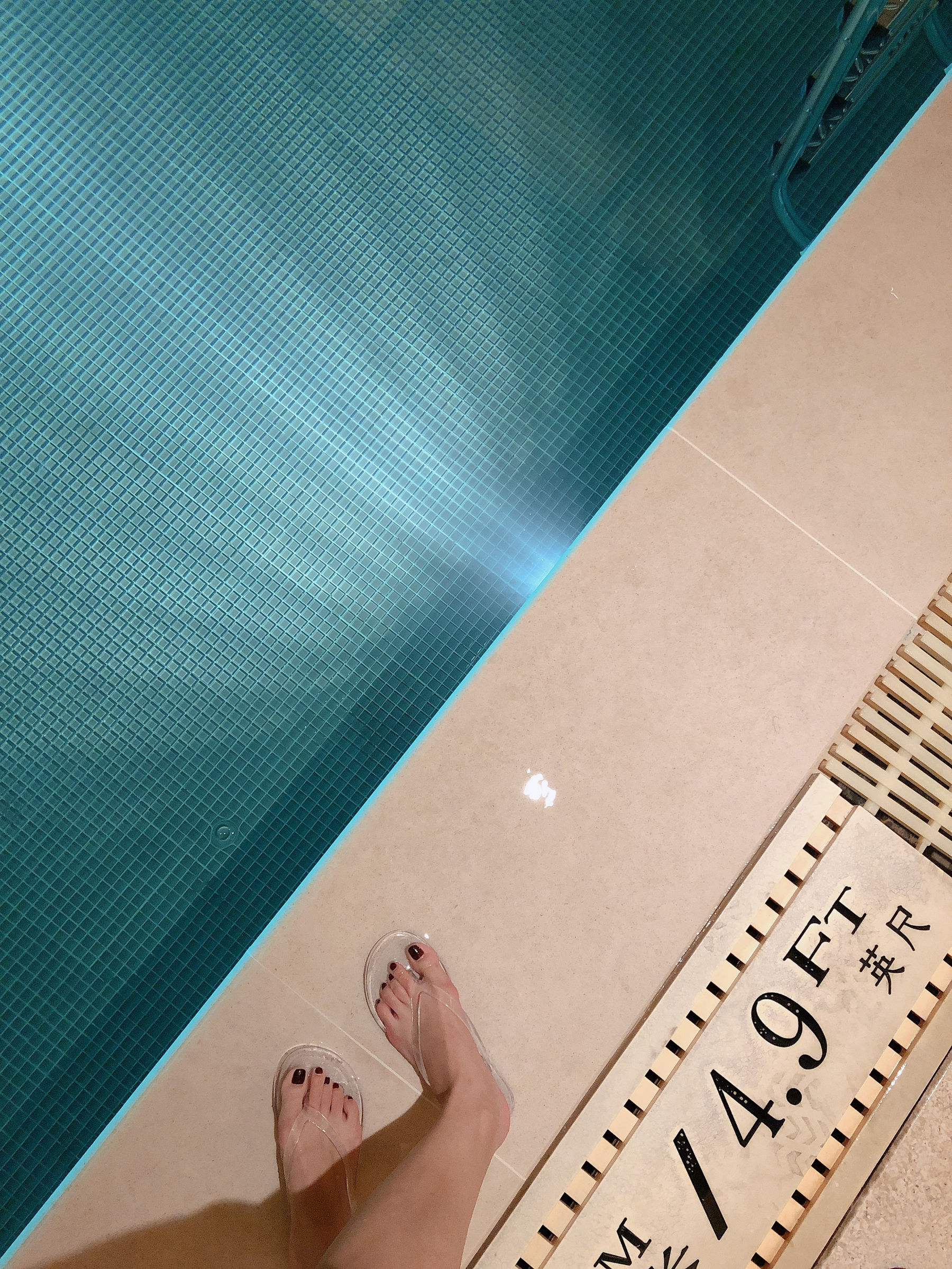 安乔乔儿(Nia乔乔) No.012 泳池裸足-图20