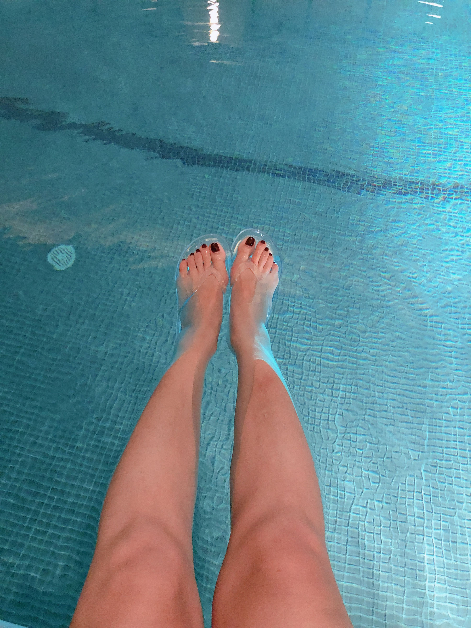 安乔乔儿(Nia乔乔) No.012 泳池裸足-图24