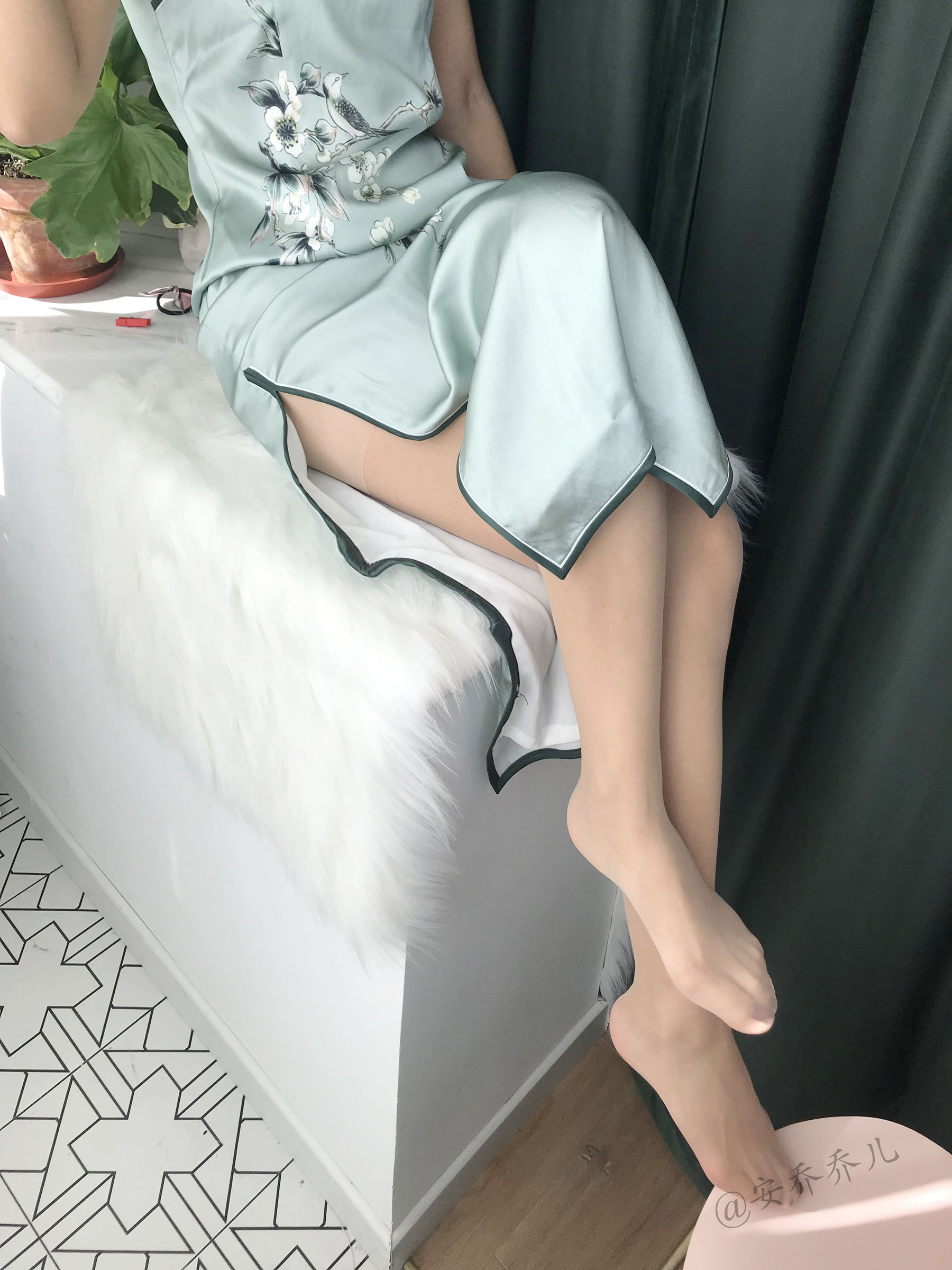 安乔乔儿(Nia乔乔) No.017 安乔乔儿 黑丝旗袍-图10