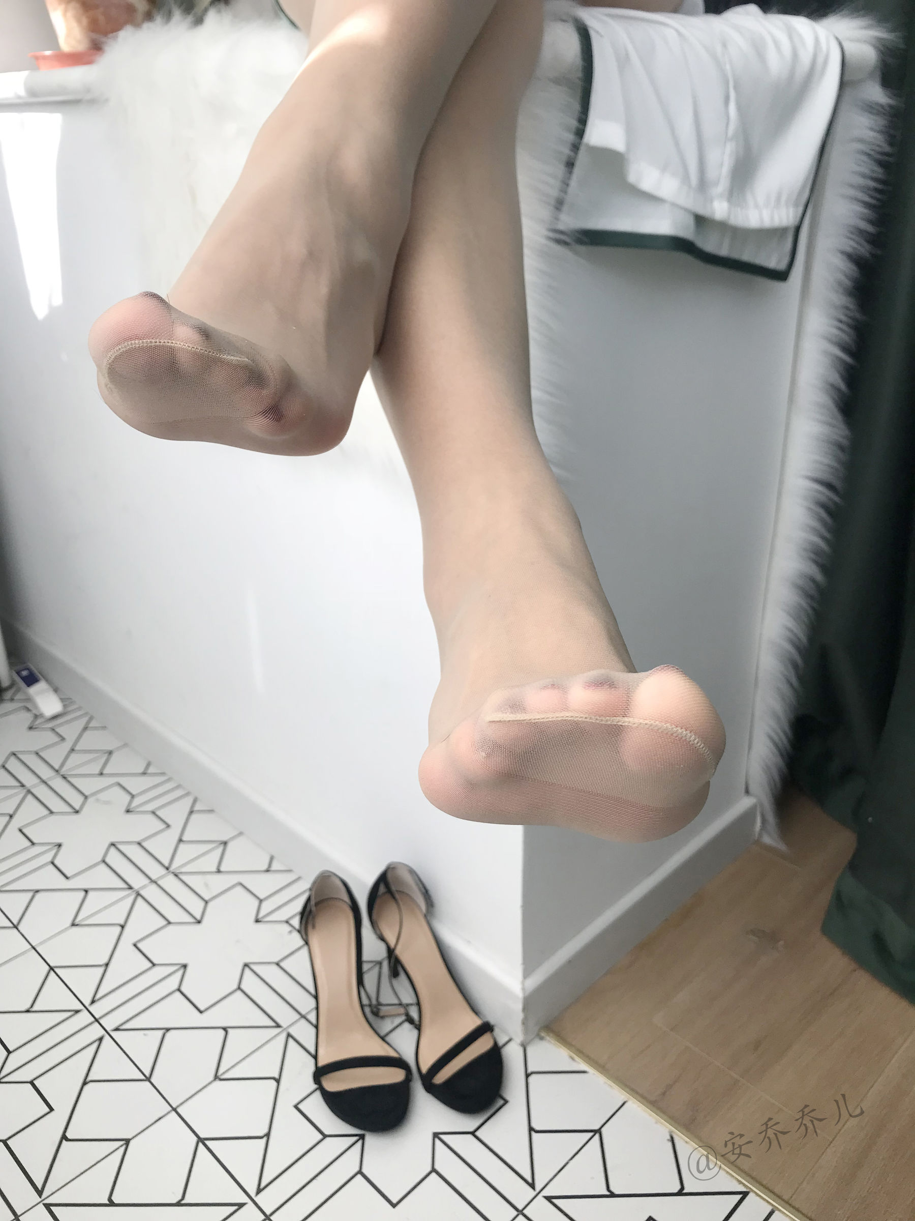 安乔乔儿(Nia乔乔) No.017 安乔乔儿 黑丝旗袍-图13