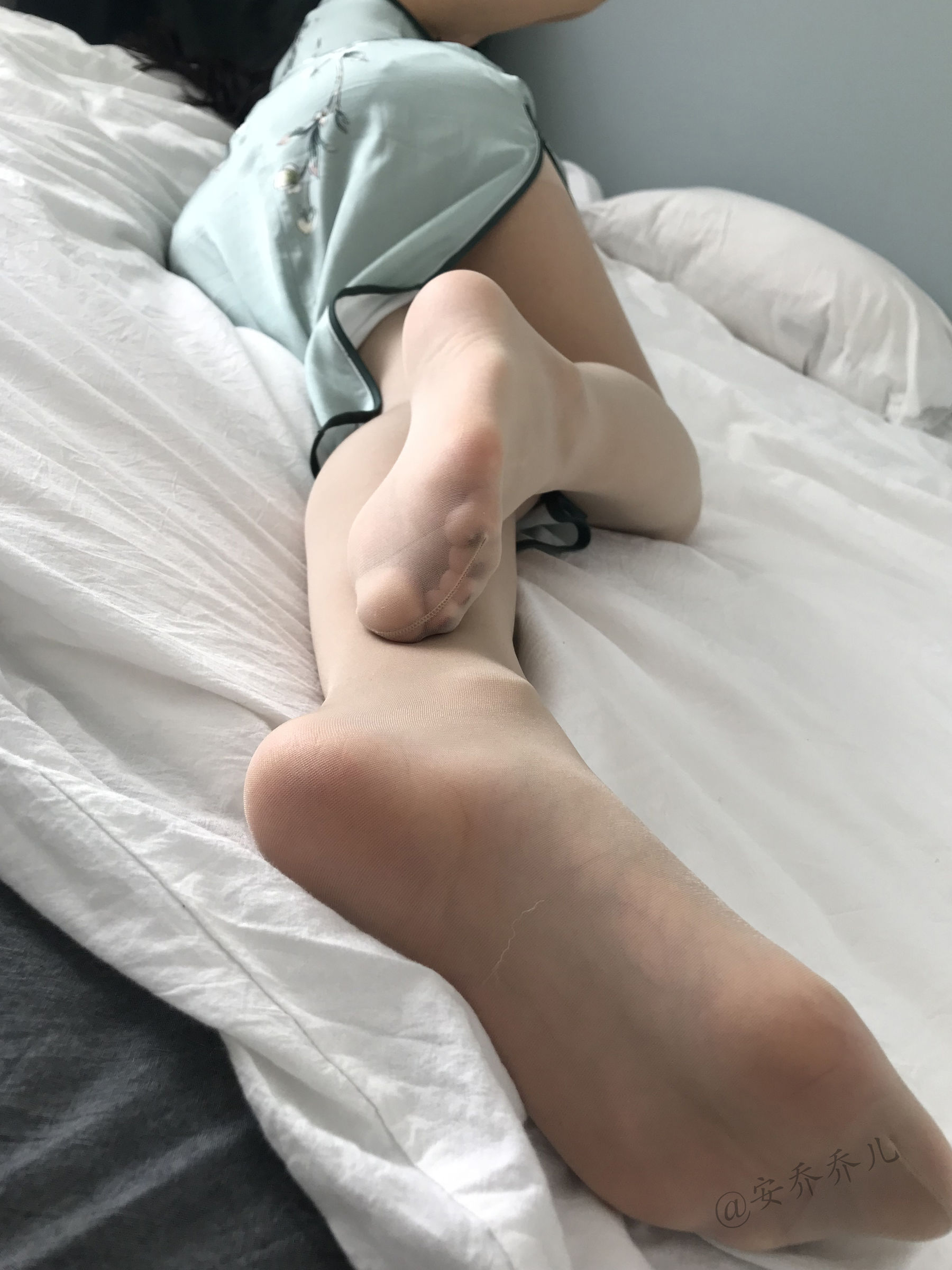 安乔乔儿(Nia乔乔) No.017 安乔乔儿 黑丝旗袍-图16