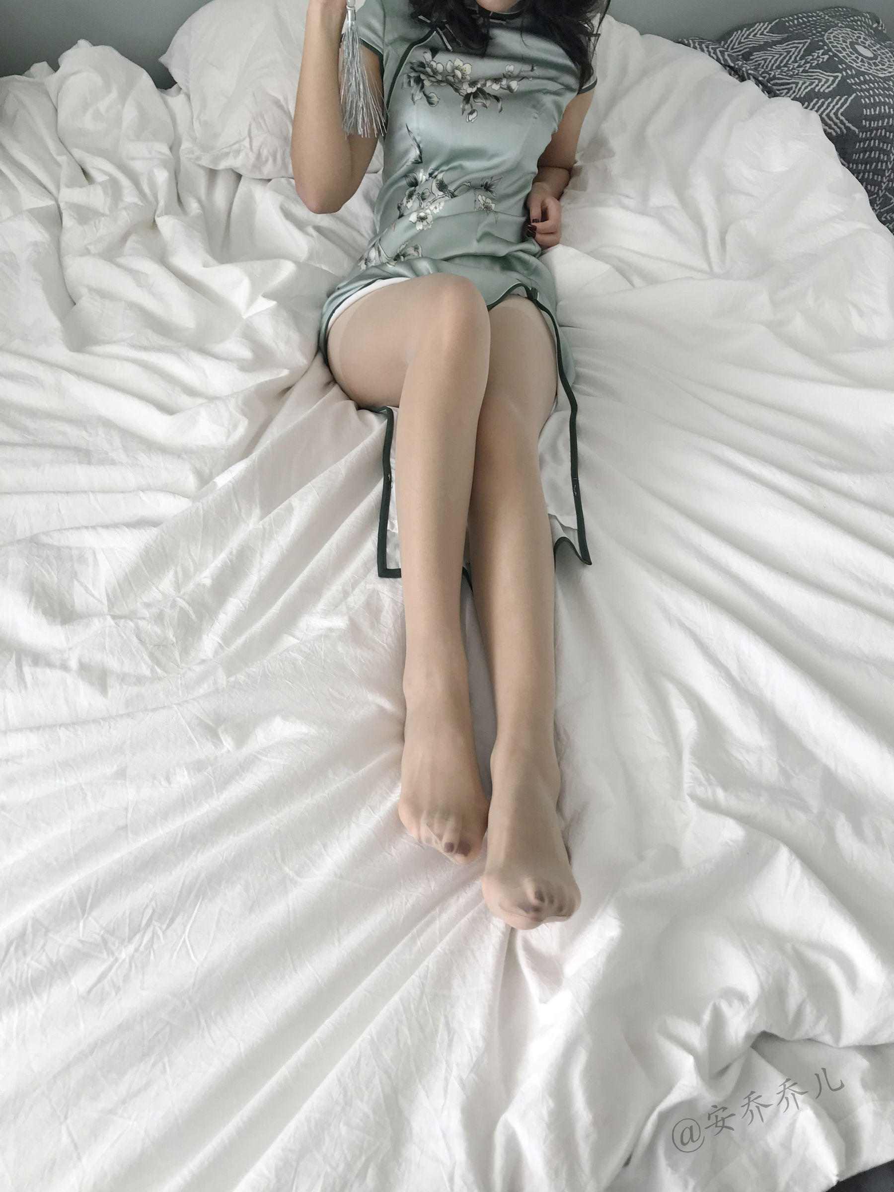 安乔乔儿(Nia乔乔) No.017 安乔乔儿 黑丝旗袍-图31