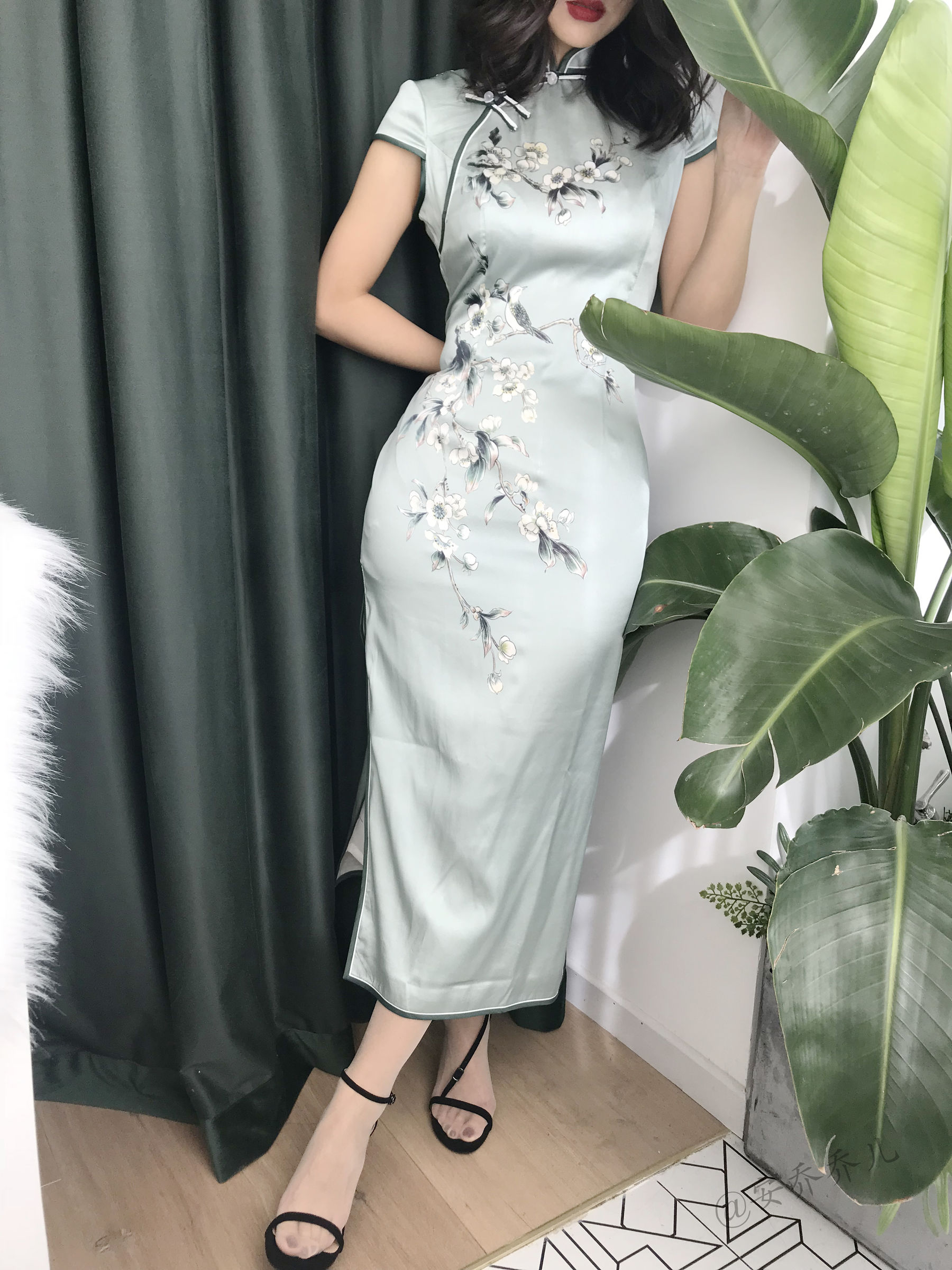 安乔乔儿(Nia乔乔) No.017 安乔乔儿 黑丝旗袍-图3