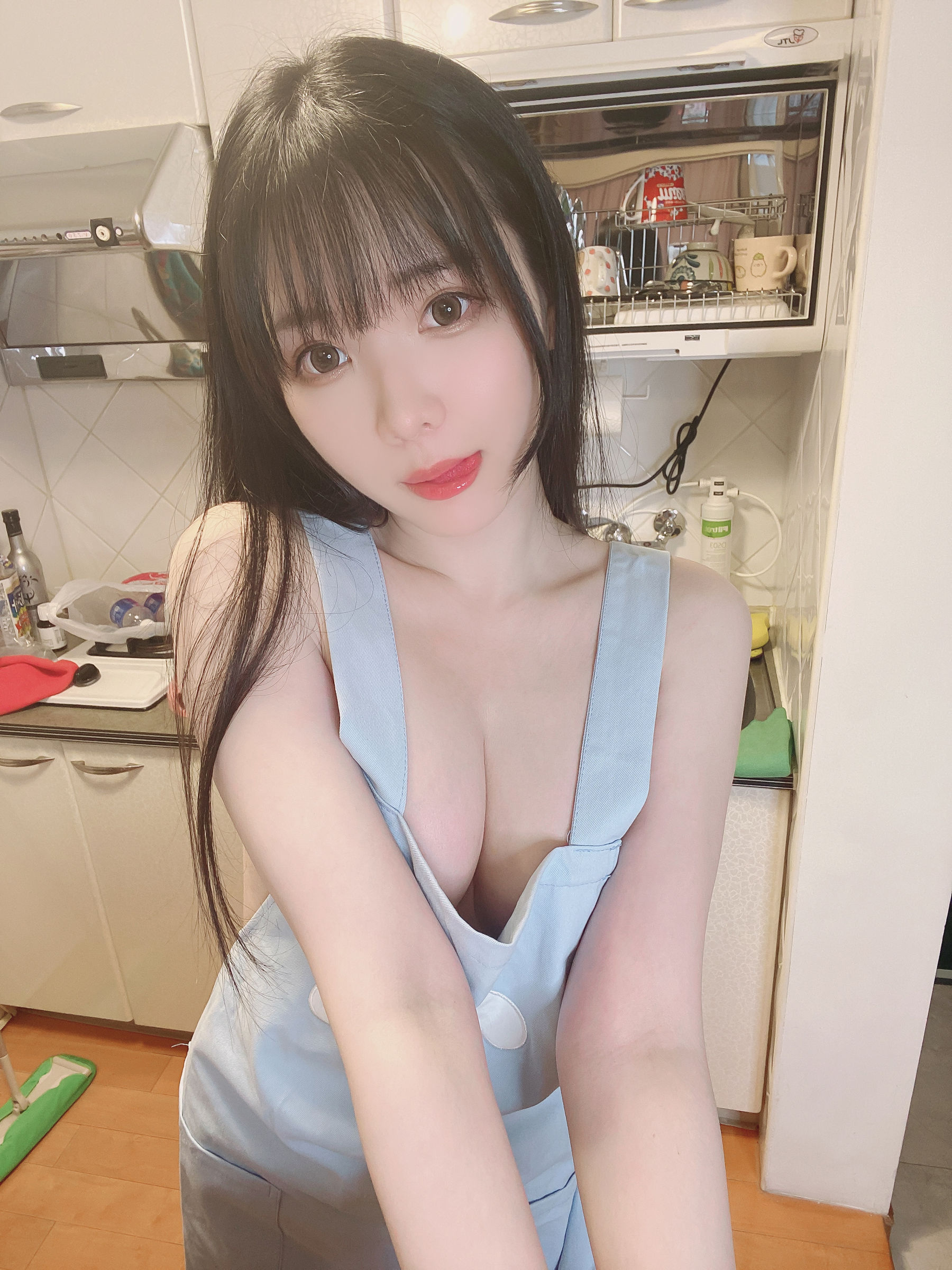 微博妹纸霜月shimo - 裸エプロン__━(___)━!-图12