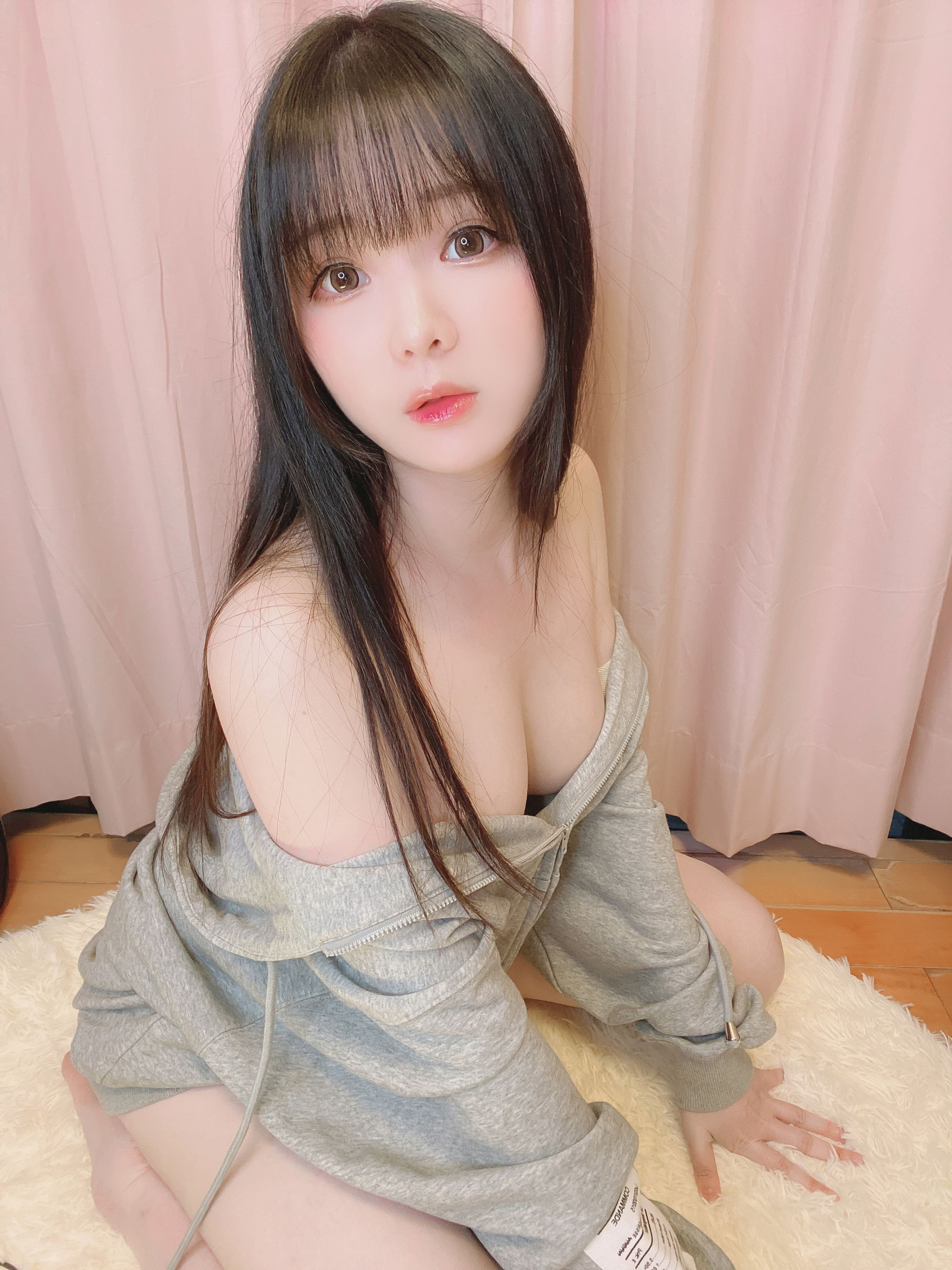 微博妹纸霜月shimo - 裸パーカー-图4