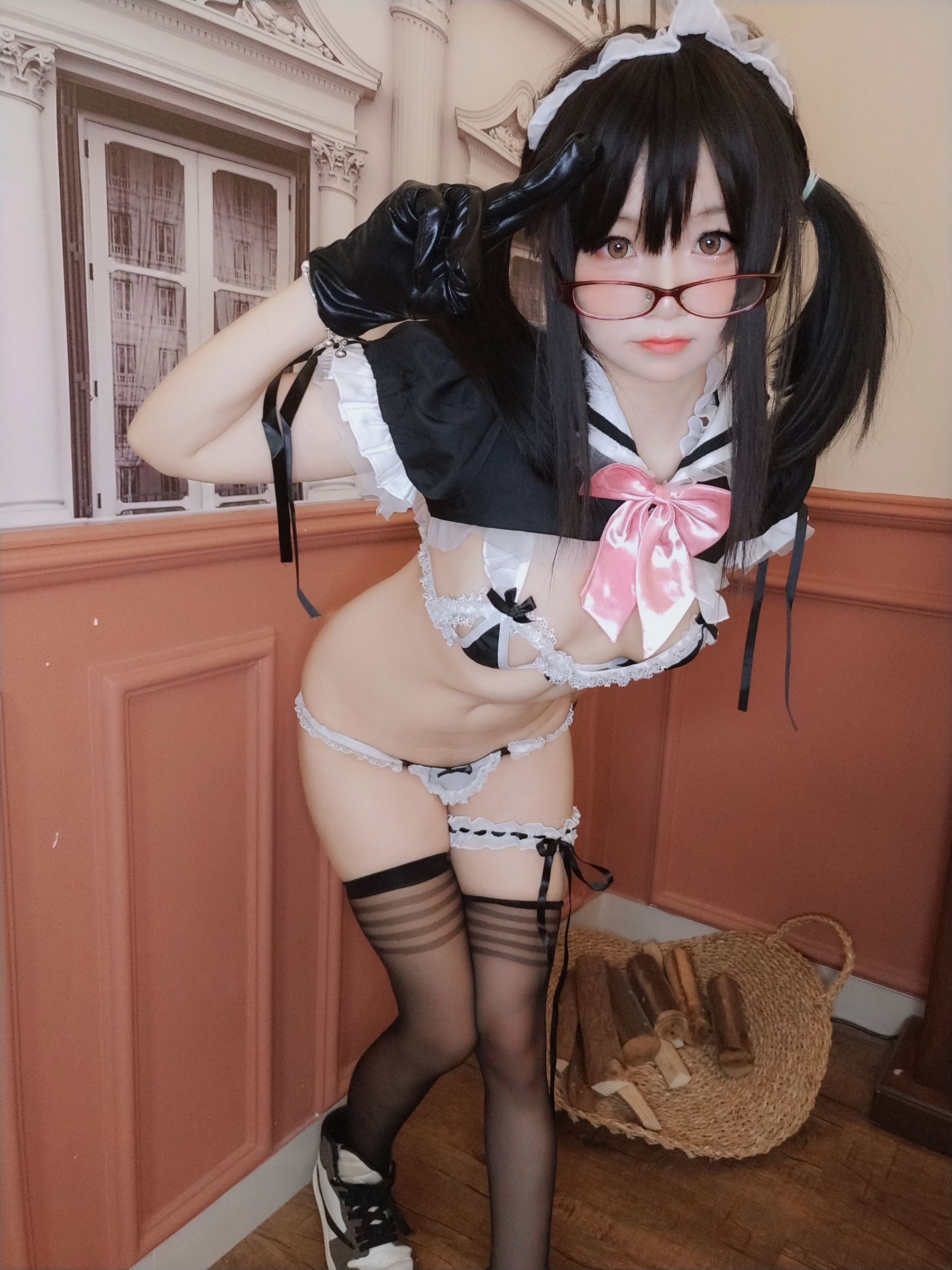 萌妹子Coser摇摇乐yoyo fantia 11月会员合集 眼镜女仆-图7