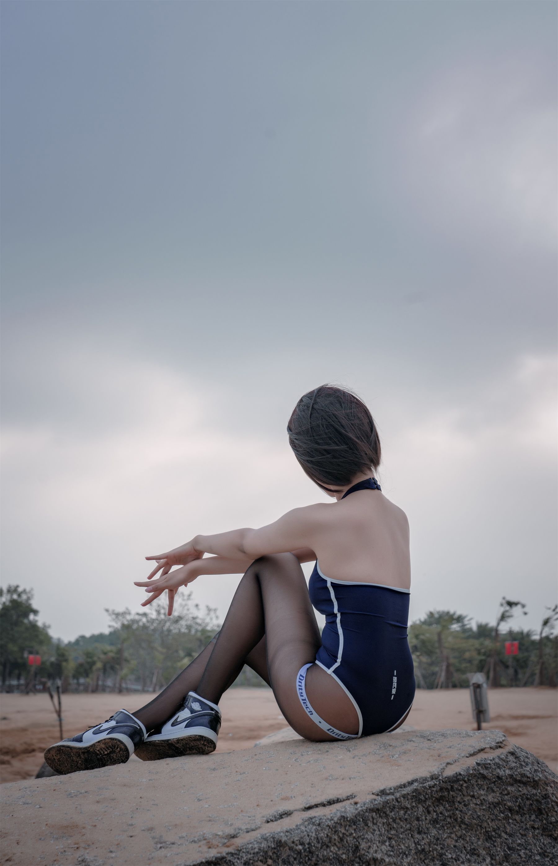 轩萧学姐 - 沙滩竞泳-图12