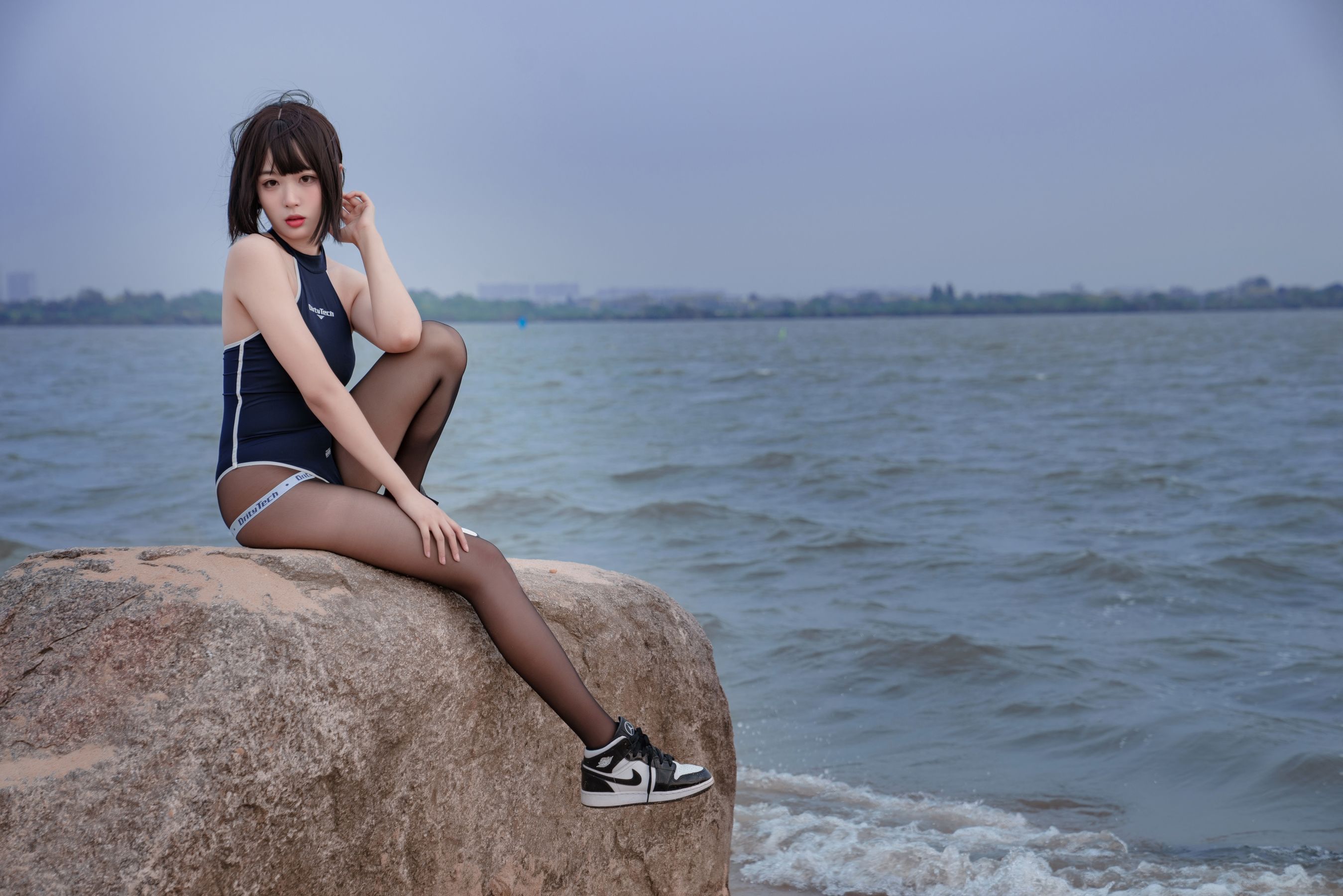 轩萧学姐 - 沙滩竞泳-图13