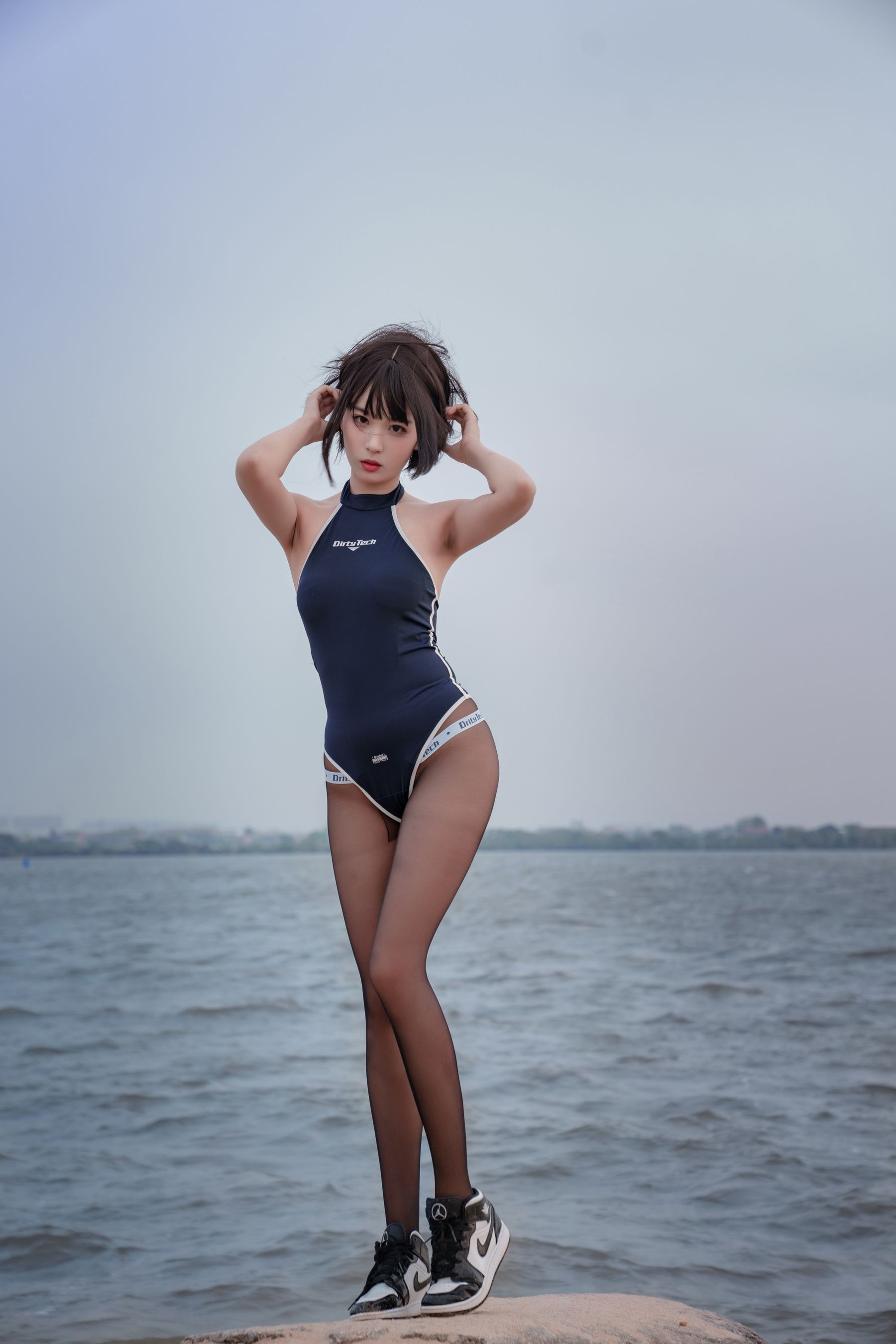 轩萧学姐 - 沙滩竞泳-图4