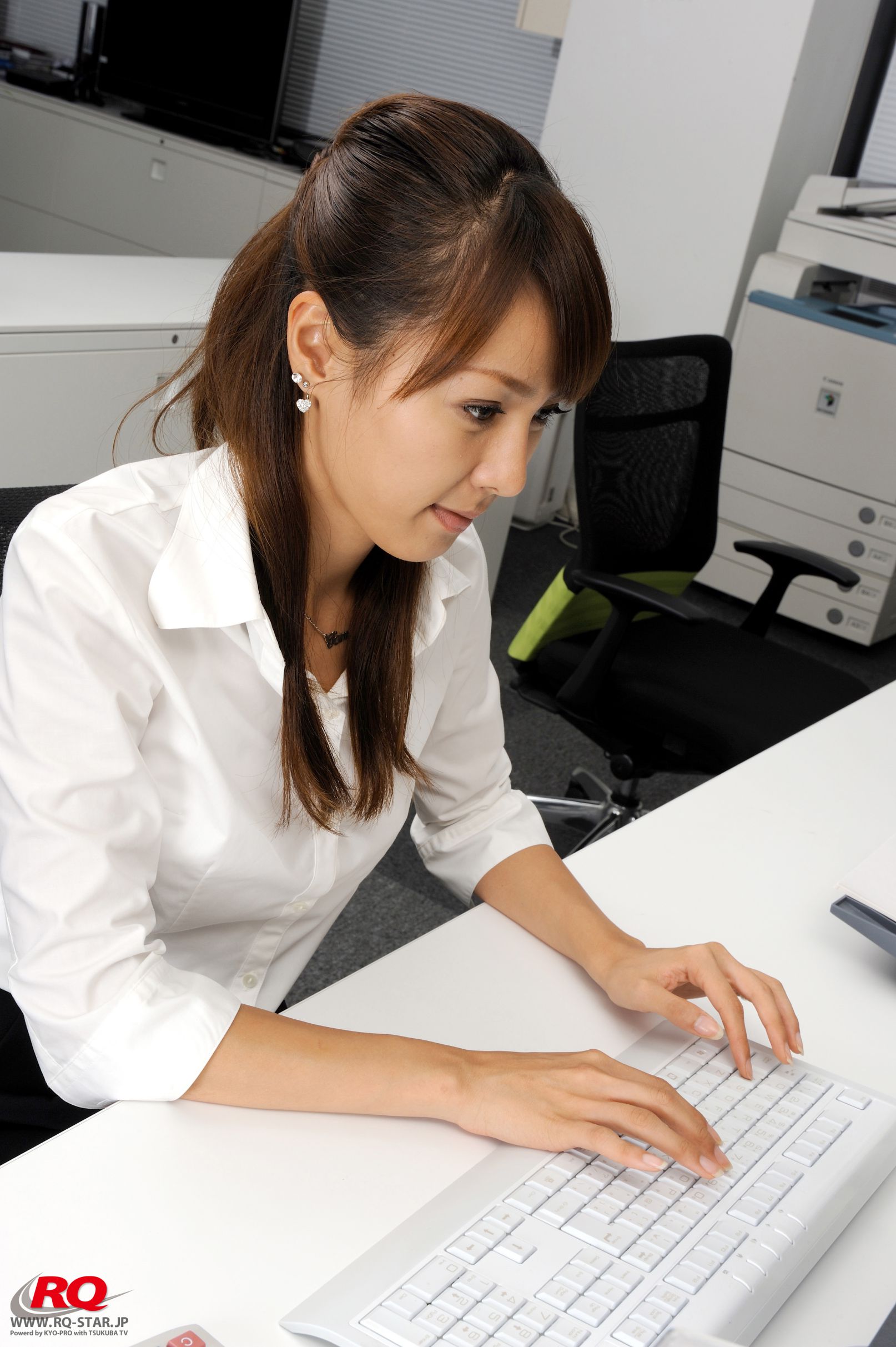NO.00062 Tomoe Nakagawa 中川知映 Office Lady 写真集-图1