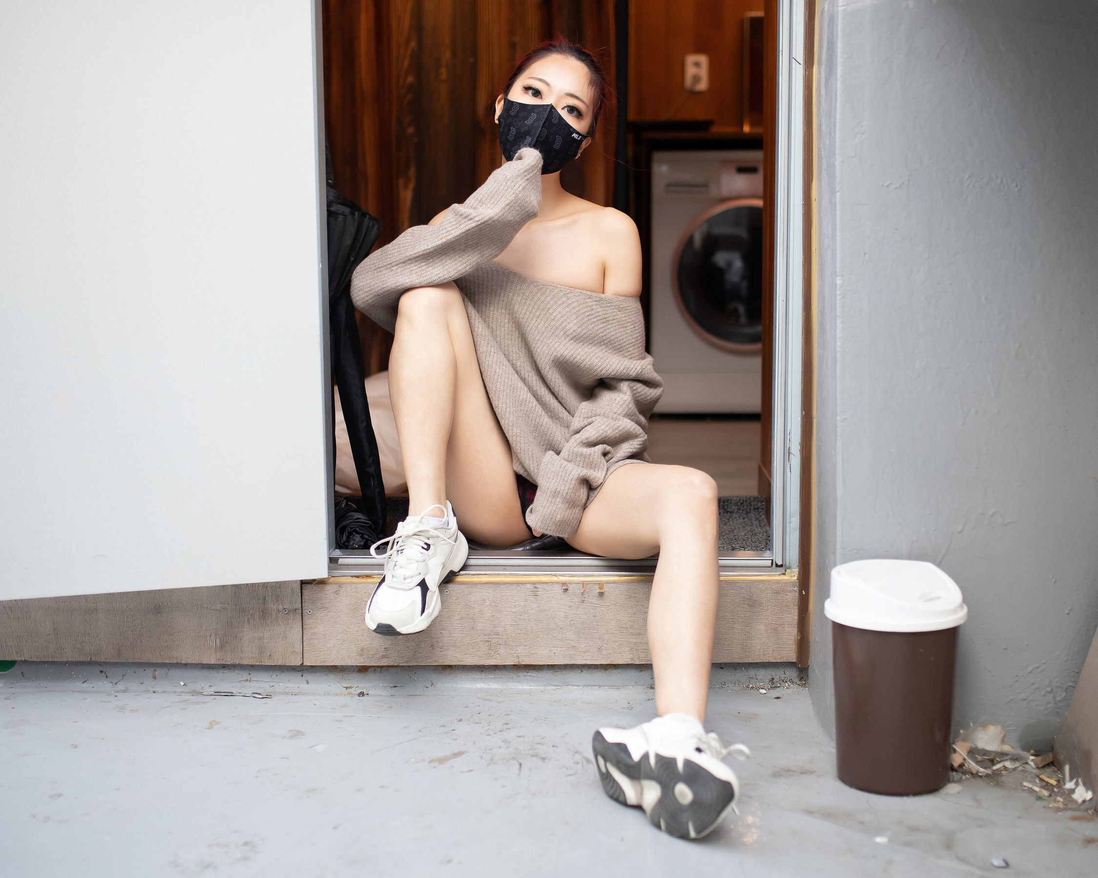 - Mona My sister next door Vol.1-图3