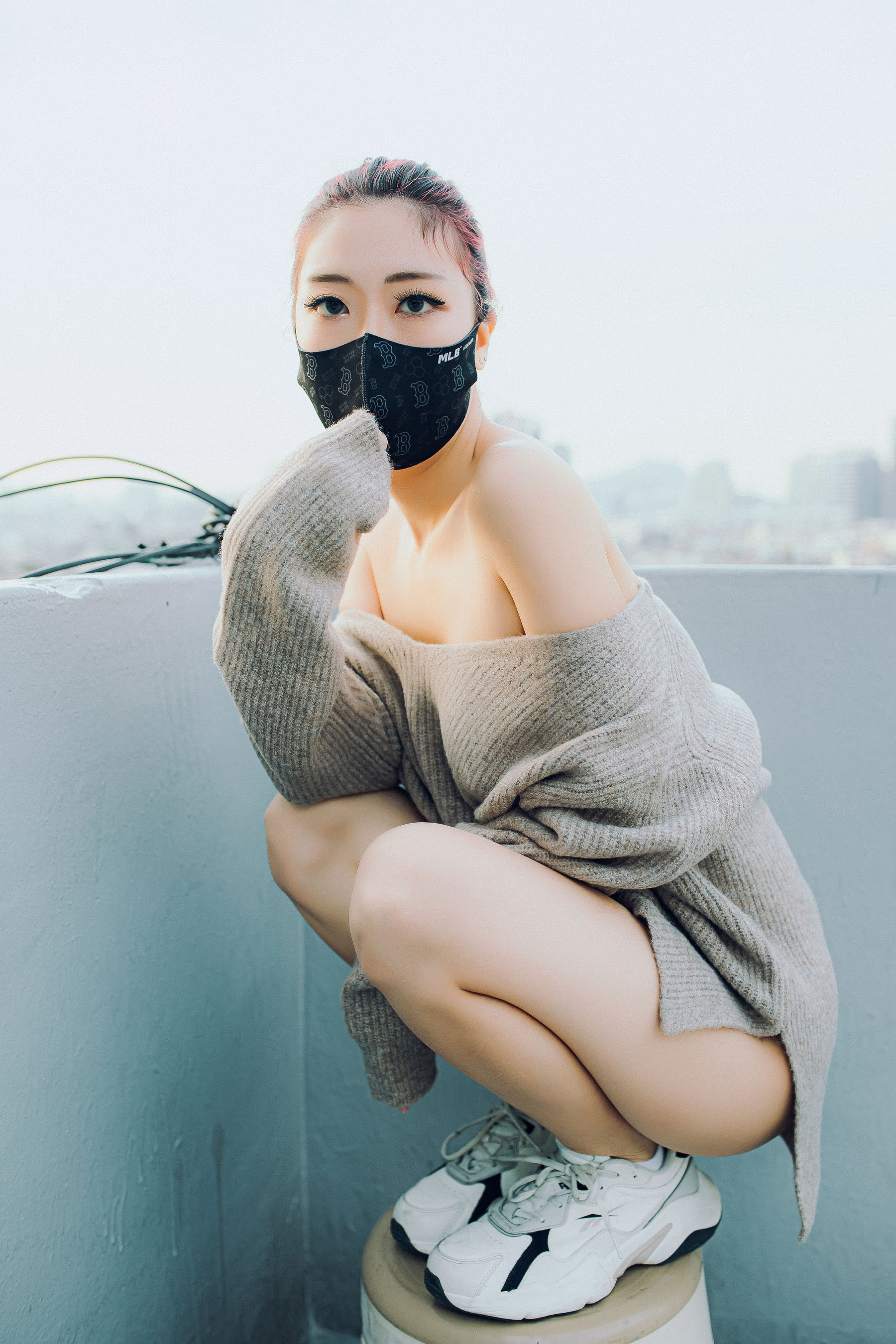 - Mona My sister next door Vol.1-图5