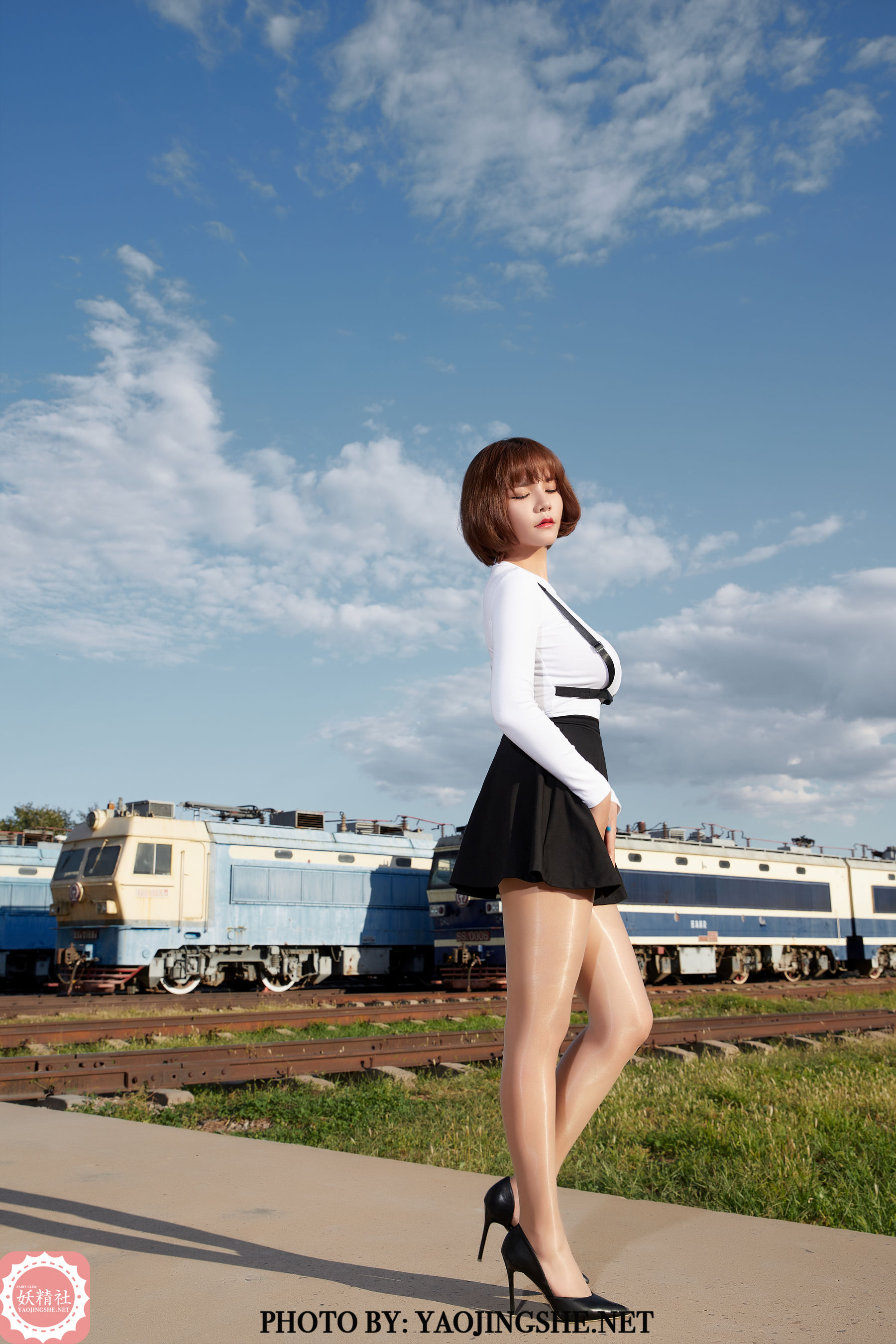 T2042 唐飞飞 逆光车站-图15