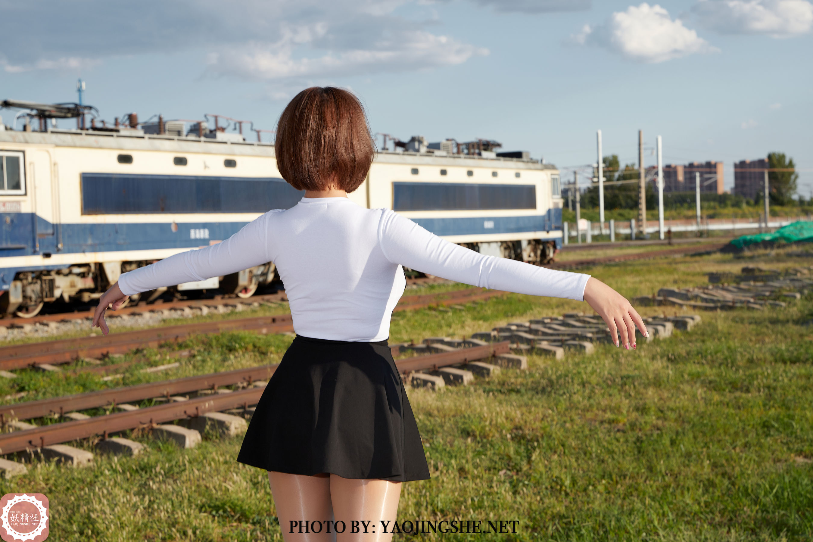 T2042 唐飞飞 逆光车站-图28