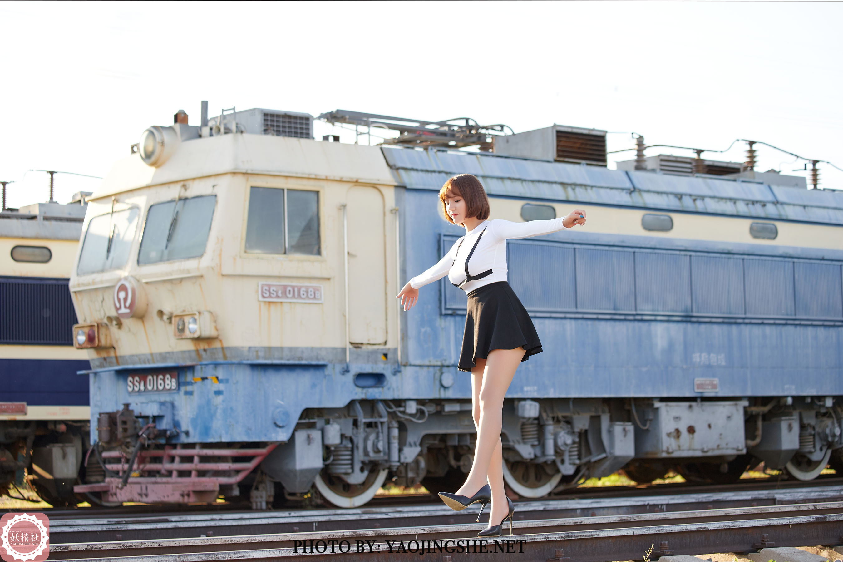 T2042 唐飞飞 逆光车站-图31