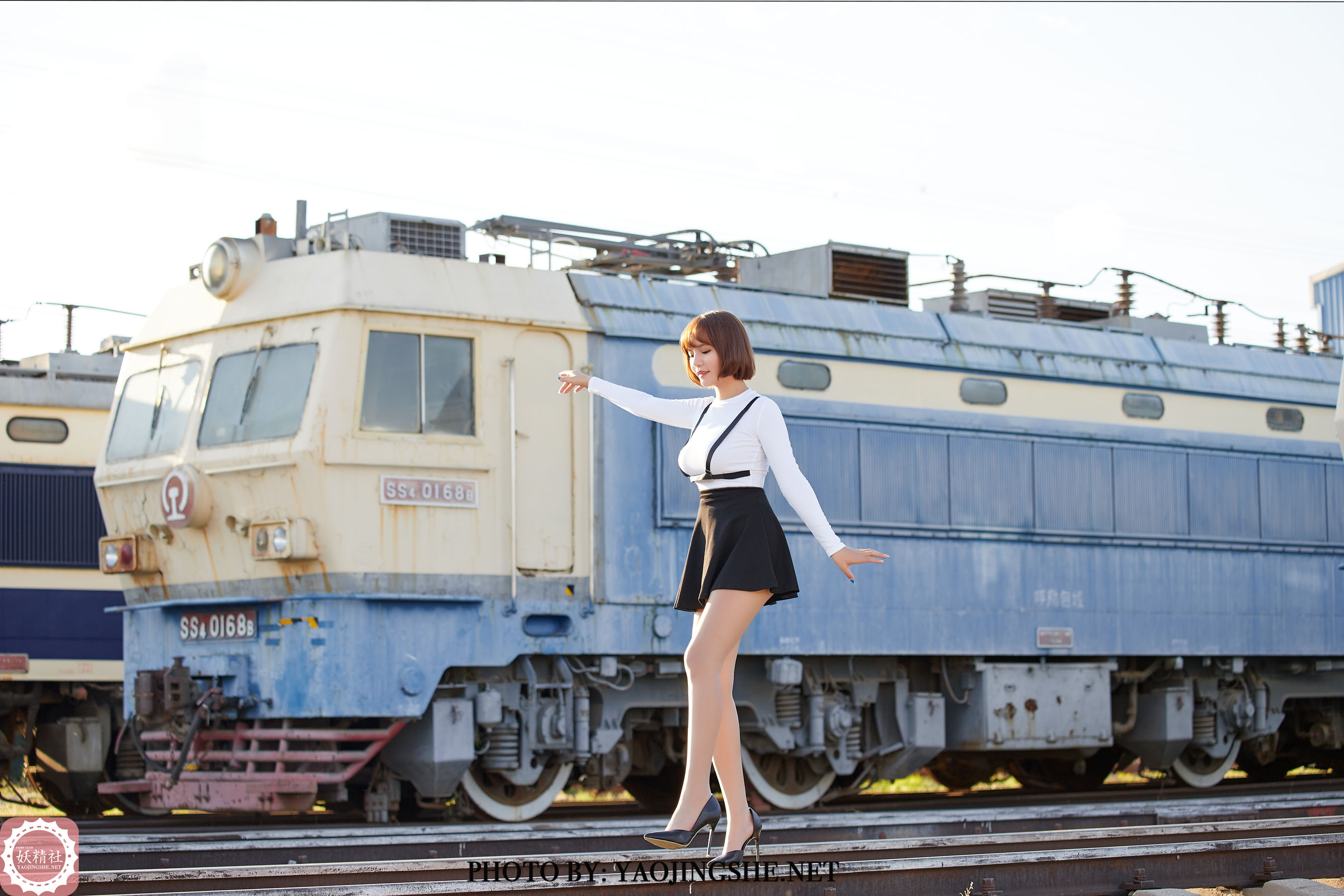 T2042 唐飞飞 逆光车站-图32