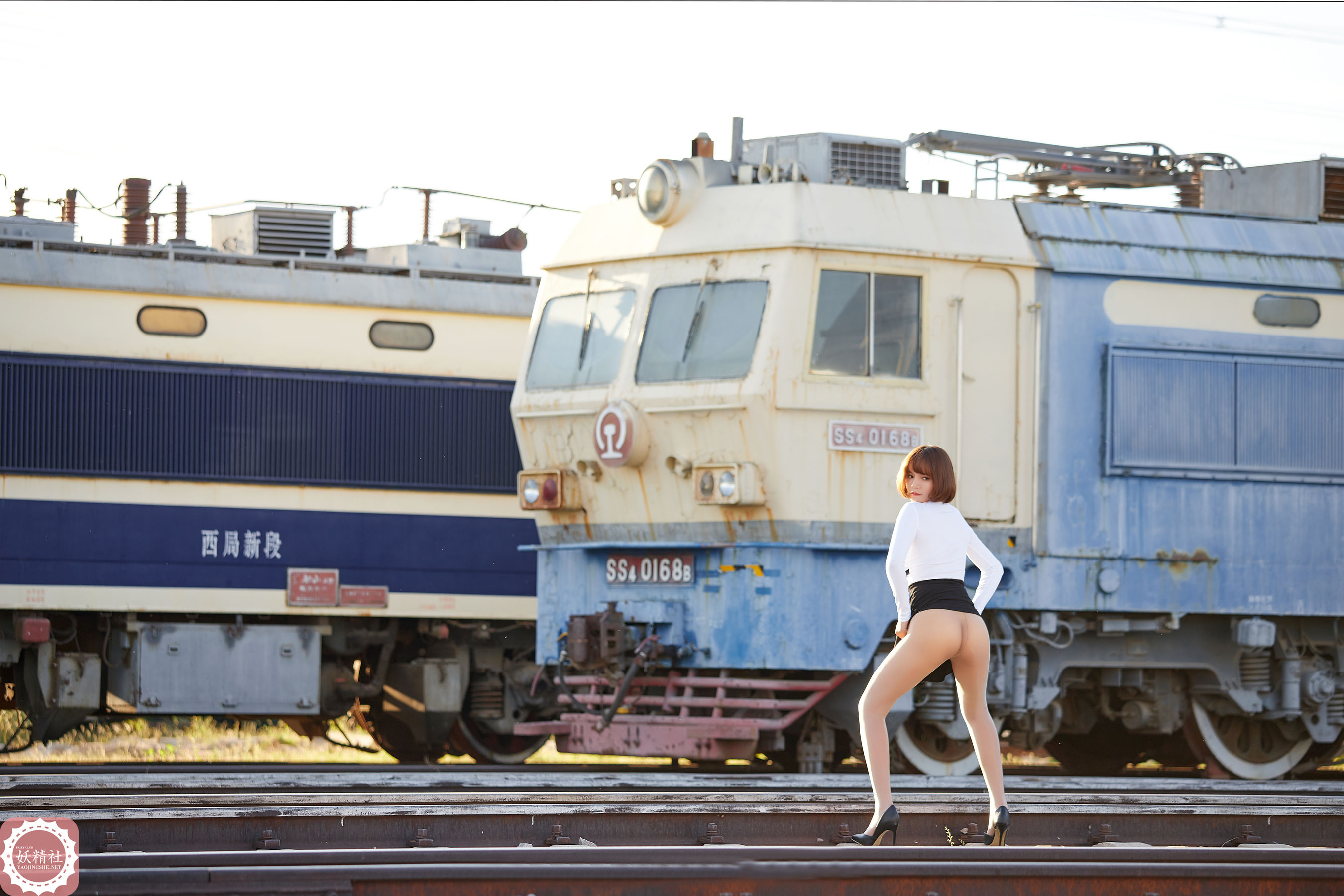 T2042 唐飞飞 逆光车站-图40