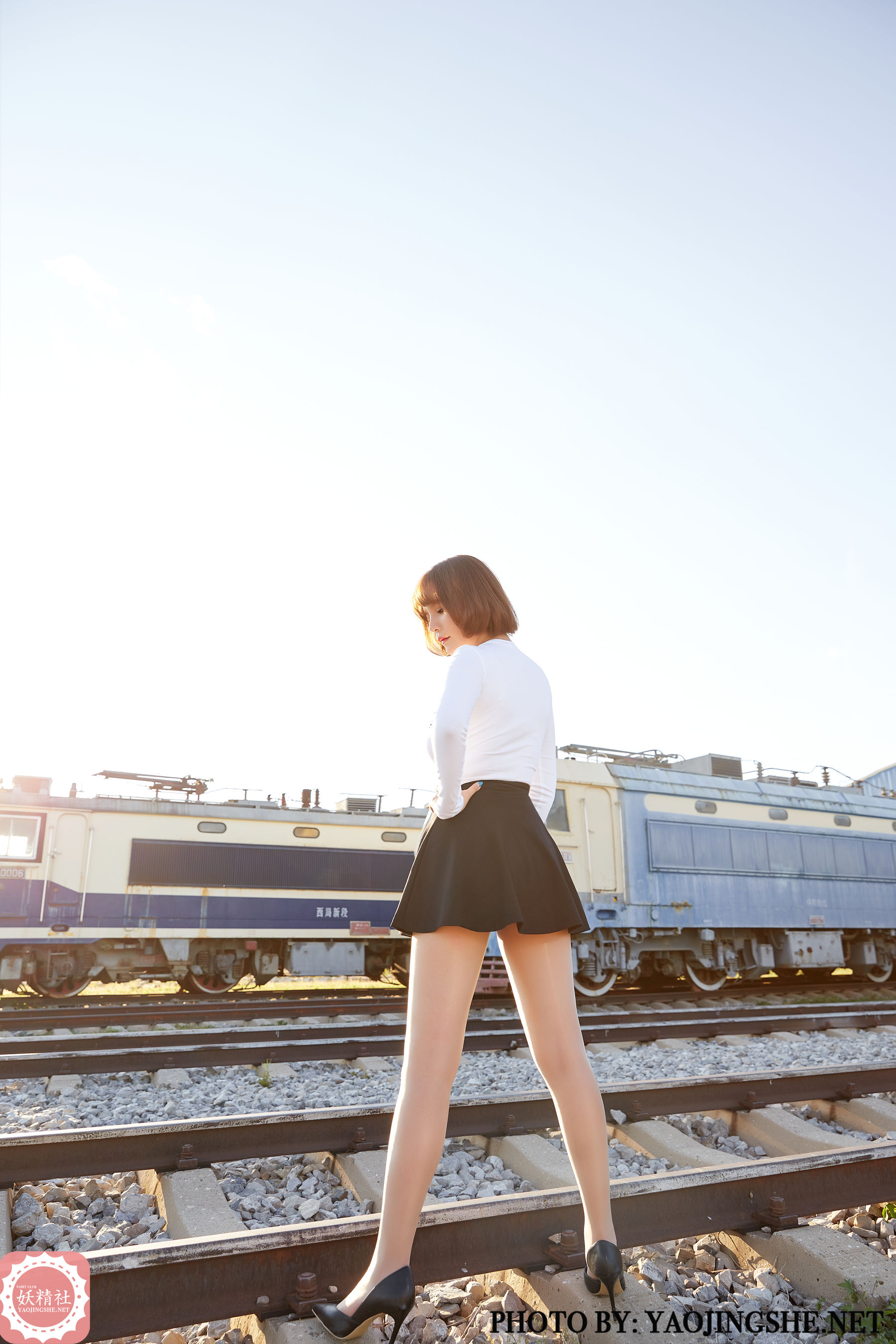 T2042 唐飞飞 逆光车站-图42