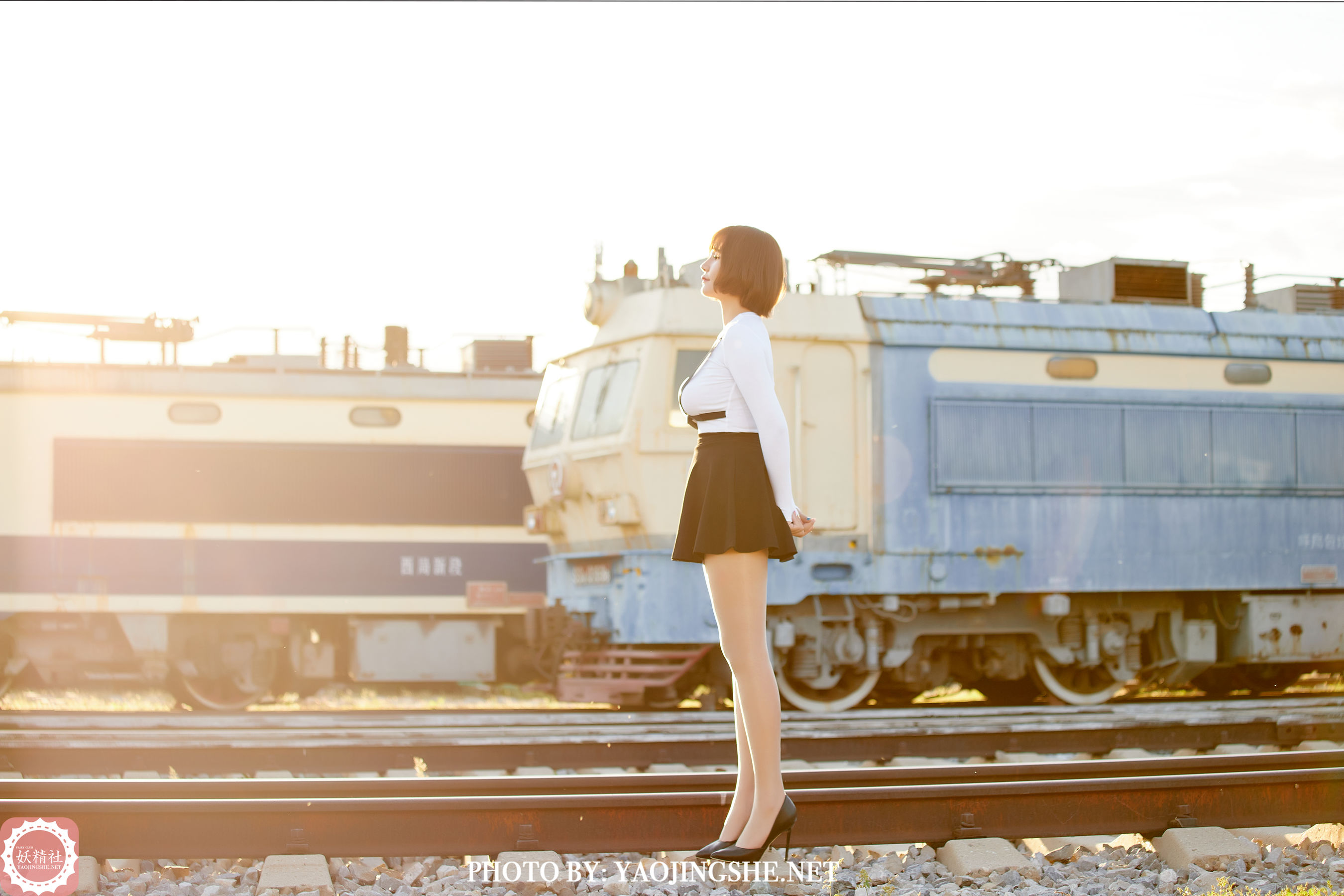 T2042 唐飞飞 逆光车站-图50