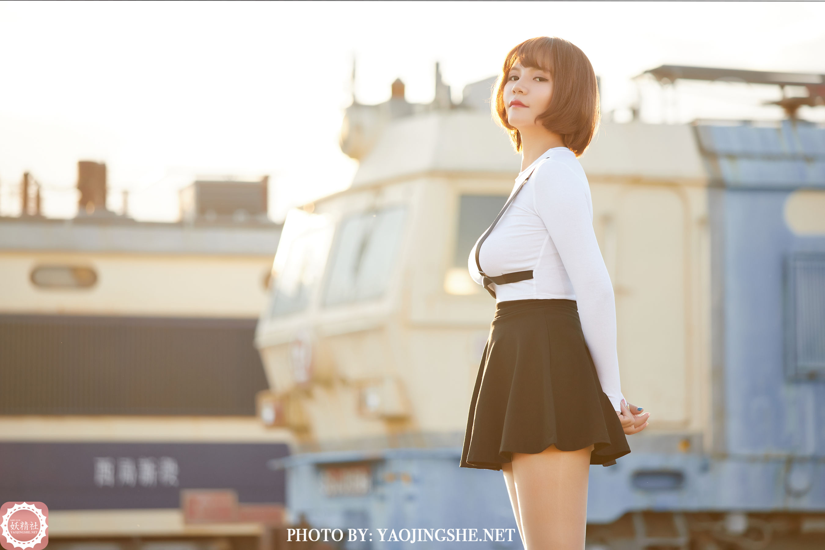 T2042 唐飞飞 逆光车站-图51