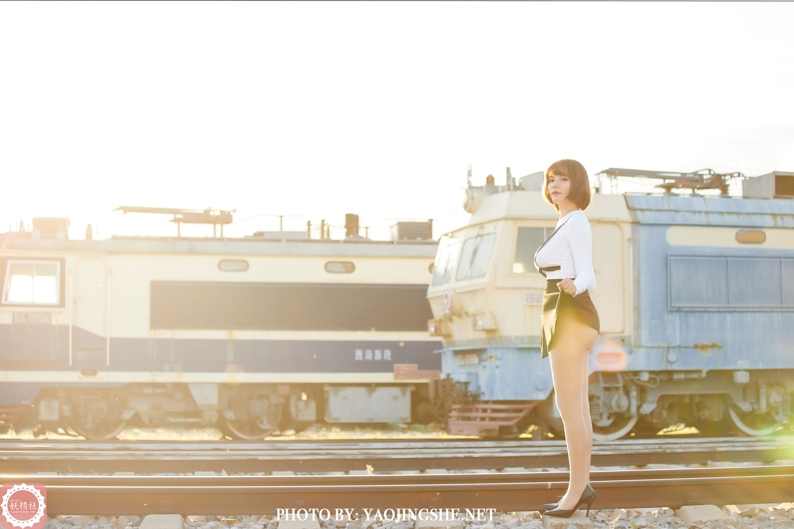 T2042 唐飞飞 逆光车站-图52