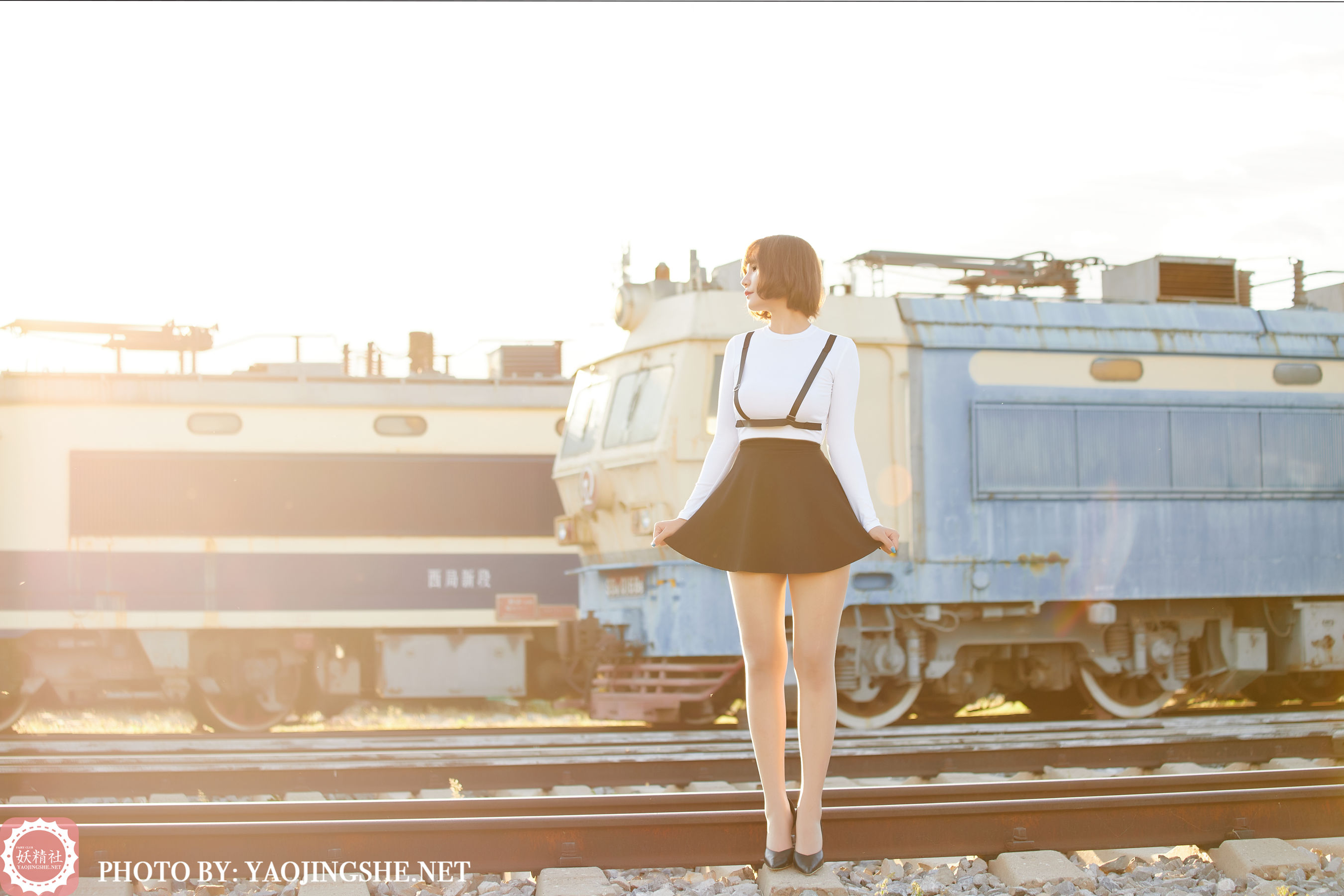 T2042 唐飞飞 逆光车站-图53