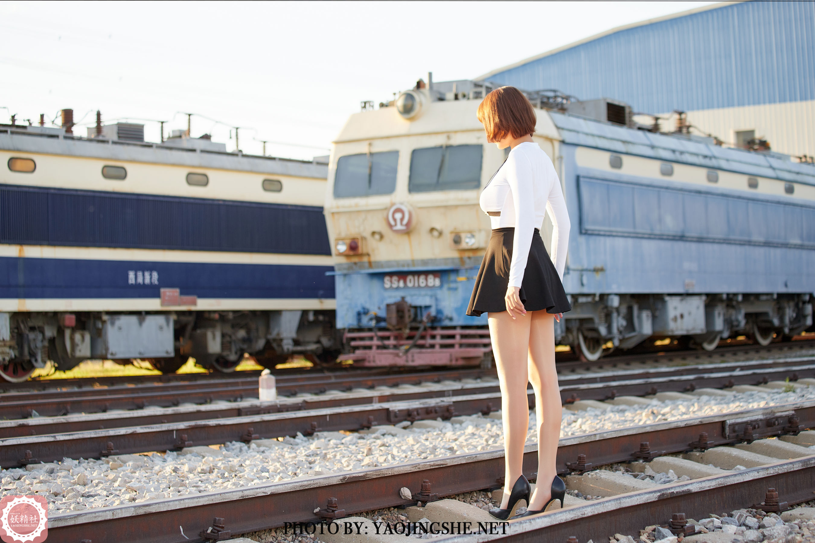 T2042 唐飞飞 逆光车站-图56