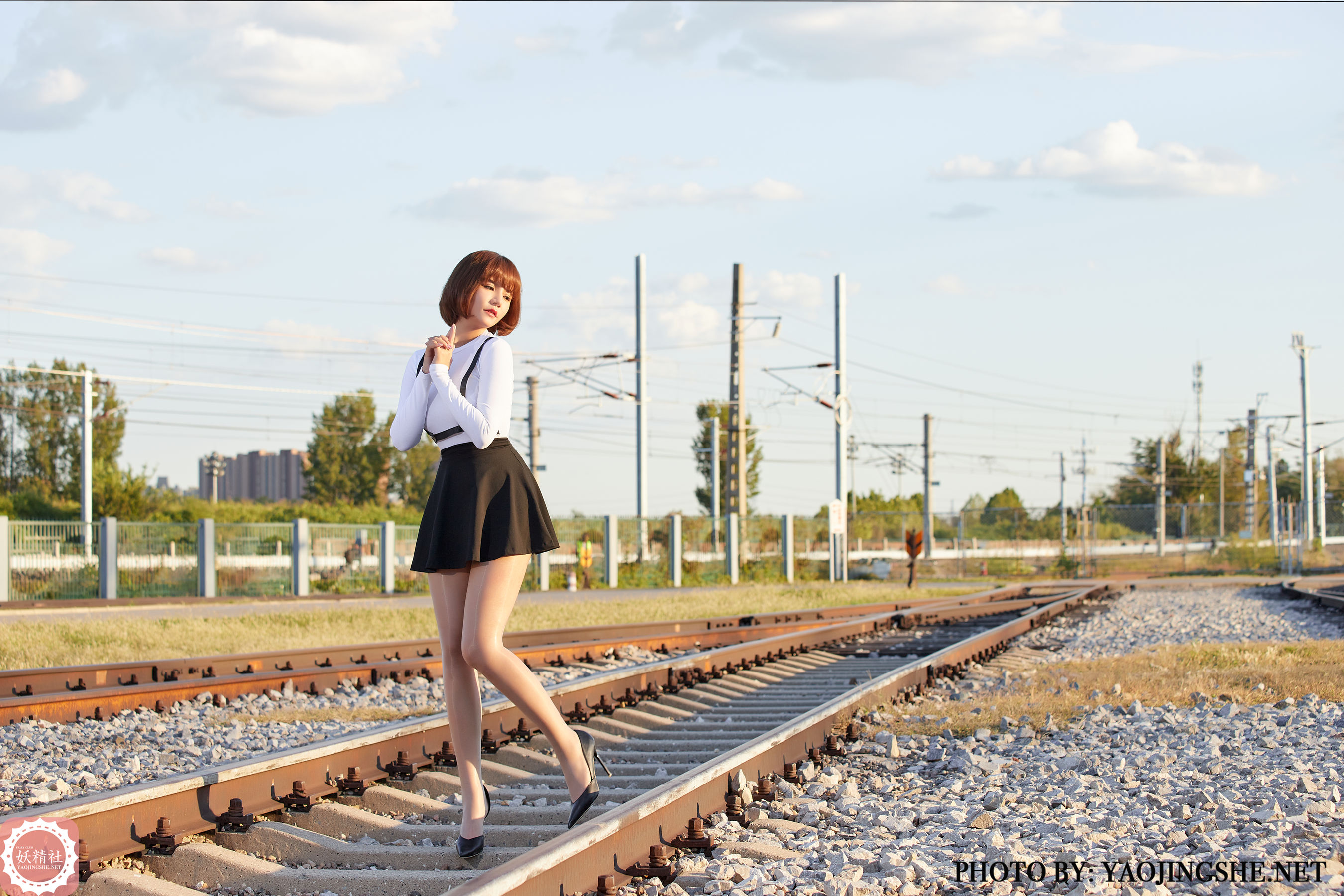 T2042 唐飞飞 逆光车站-图59